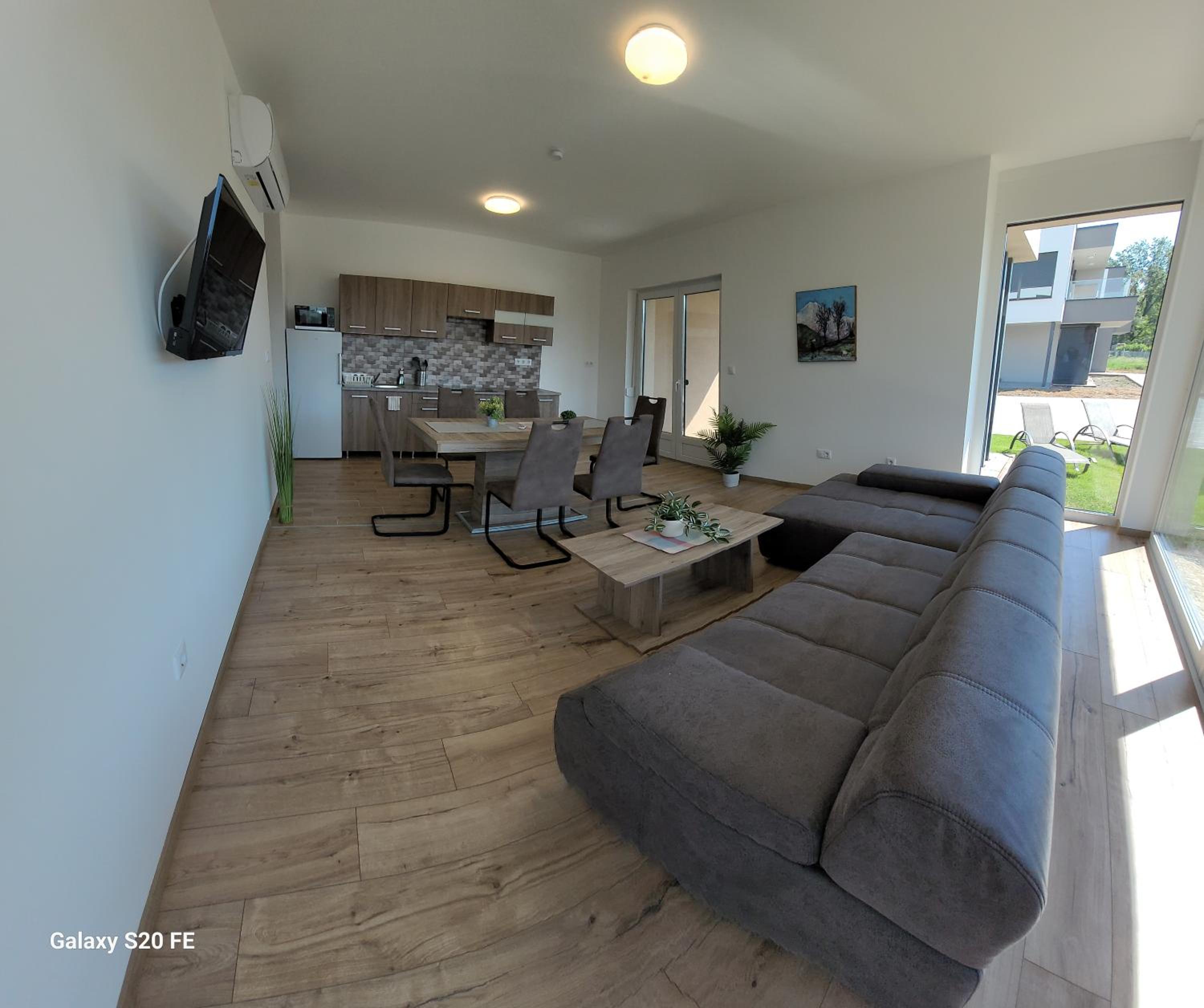 Zea Apartmanház