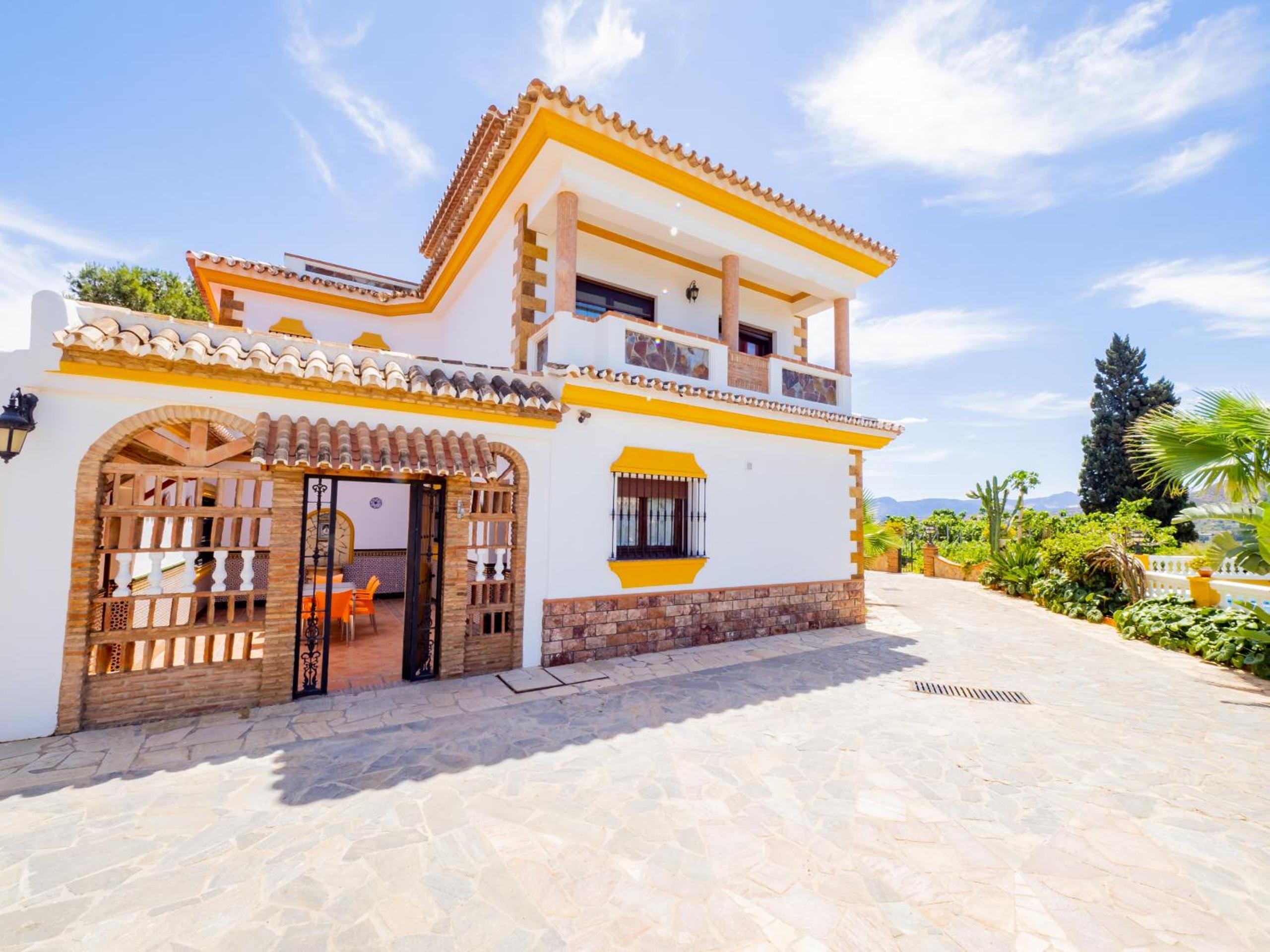 Cubo's Villa Fina & Minigolf included