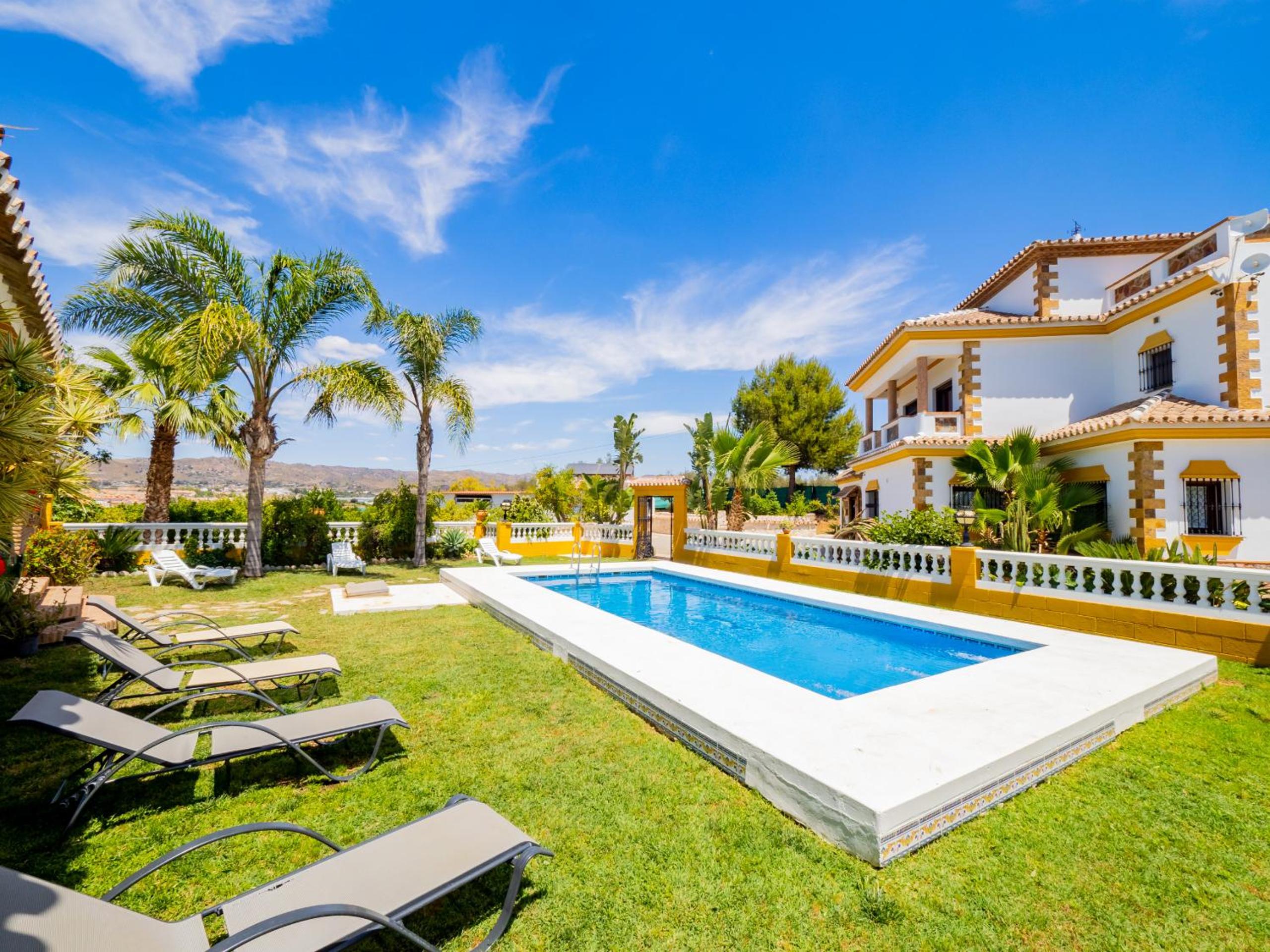 Cubo's Villa Fina & Minigolf included