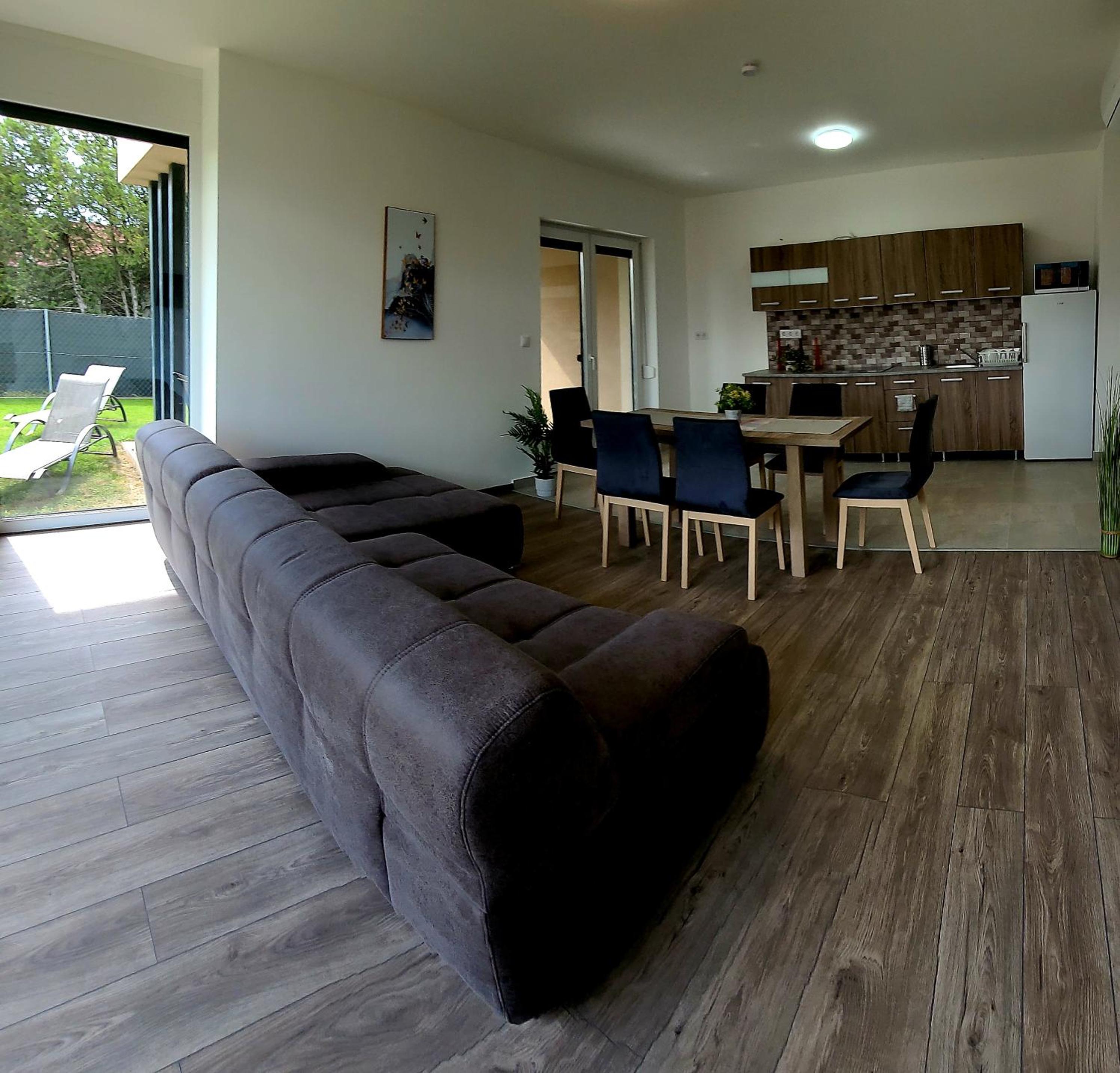 Zea Apartmanház