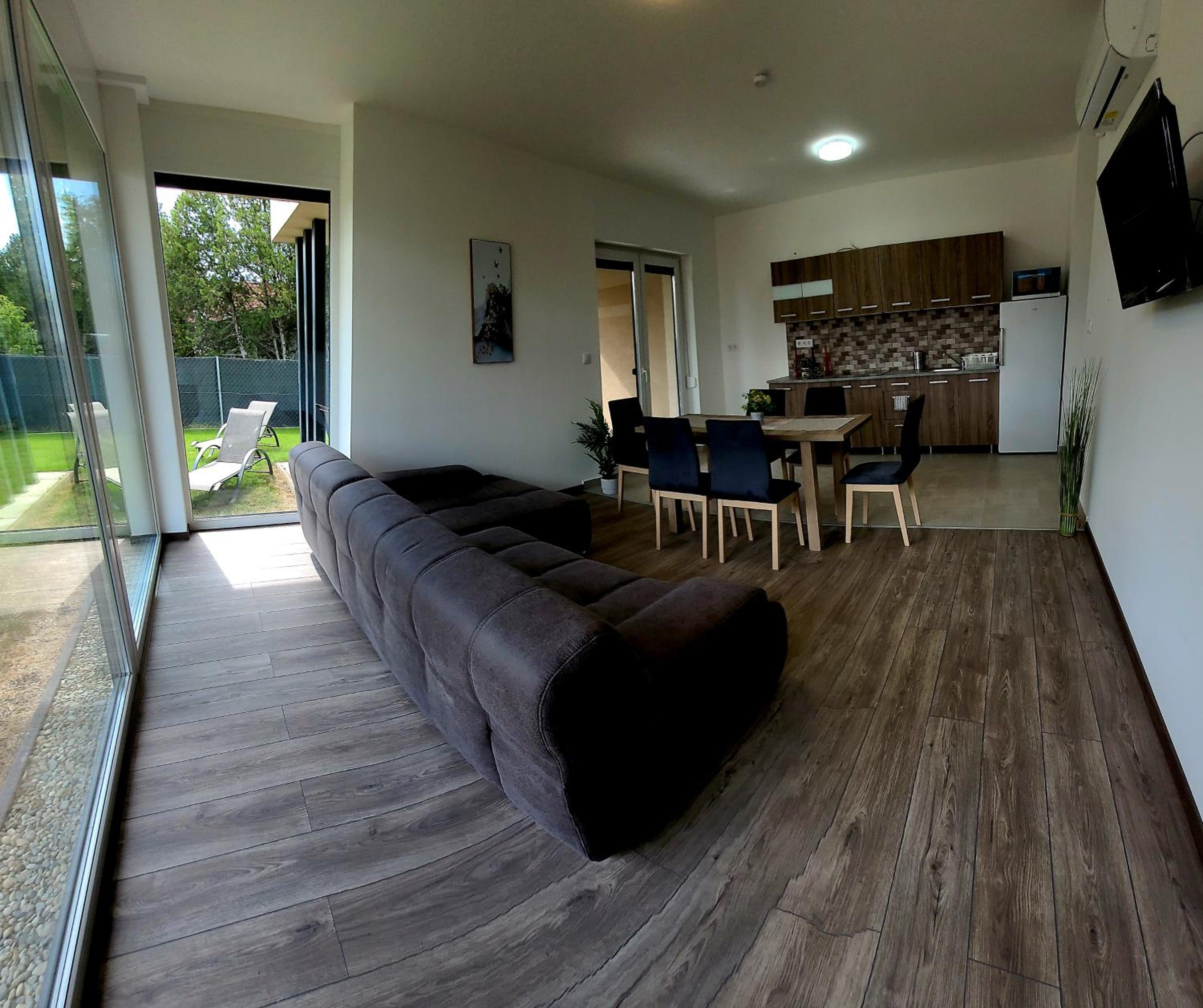 Zea Apartmanház