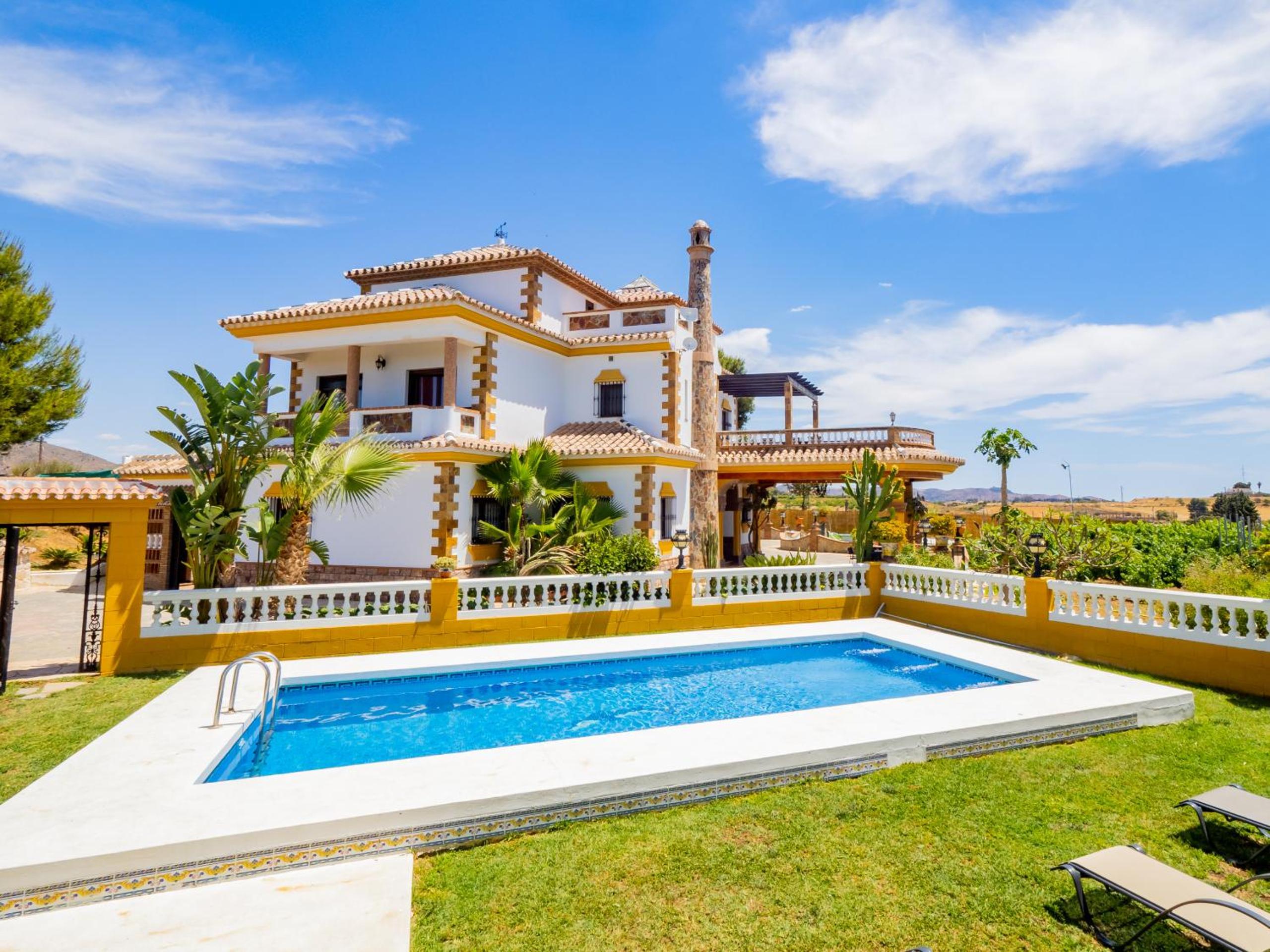 Cubo's Villa Fina & Minigolf included
