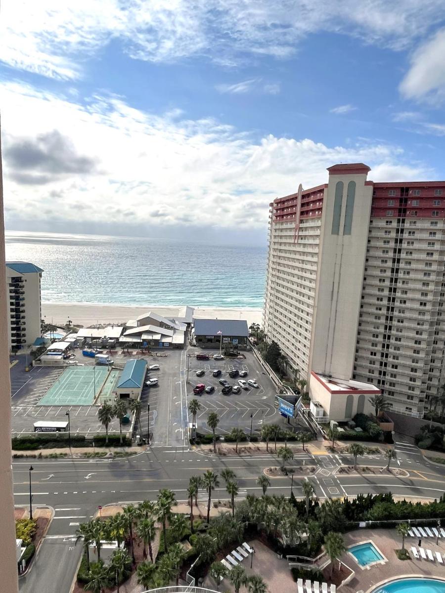 Laketown Wharf #1628 by Nautical Properties view 2