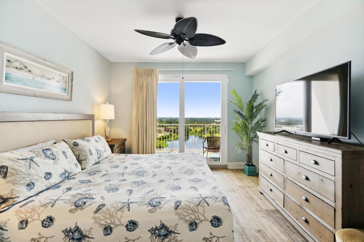 Laketown Wharf #1628 by Nautical Properties view 4