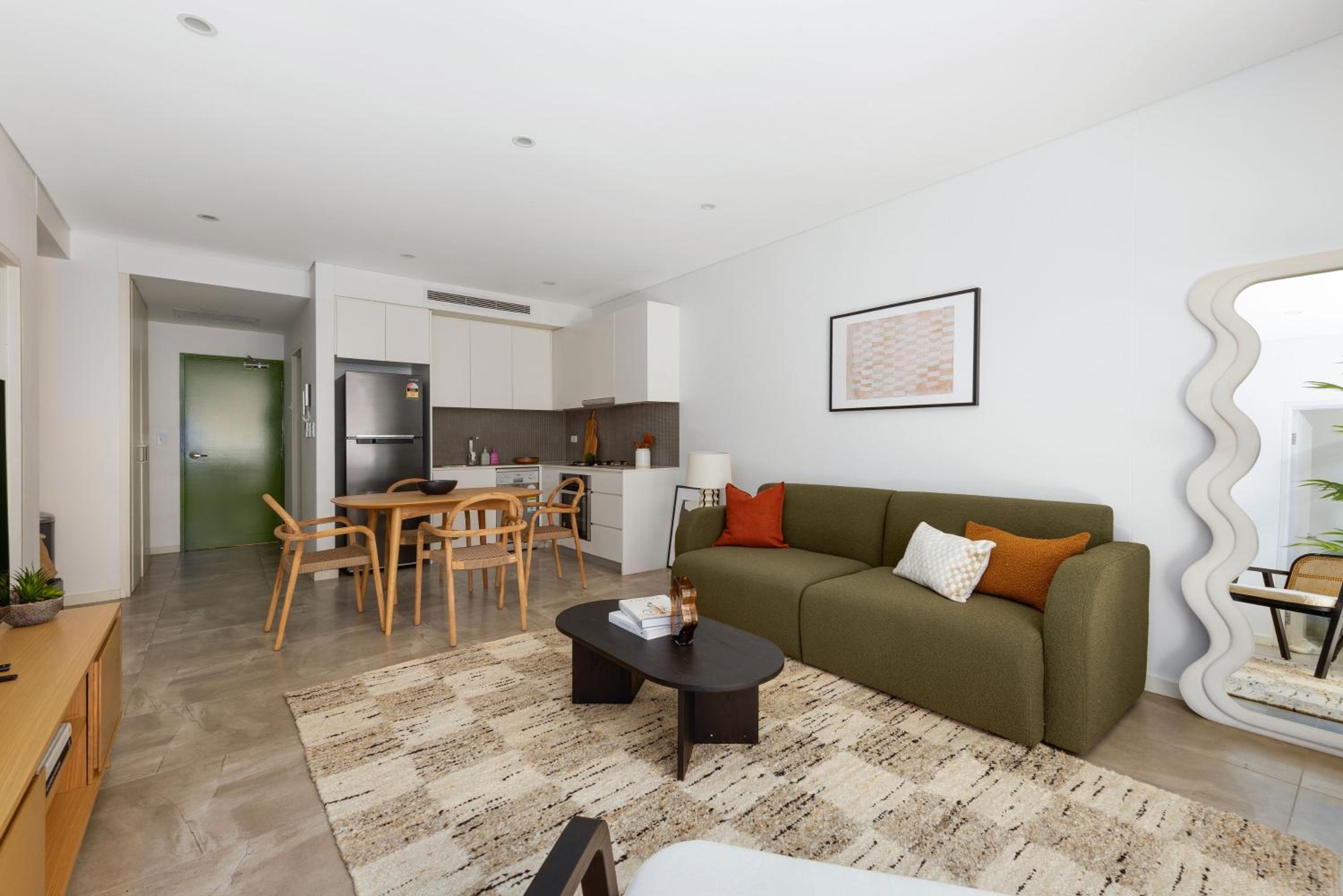 Kahlo Alexandria - Stylish 2 bdrm Walk to Train