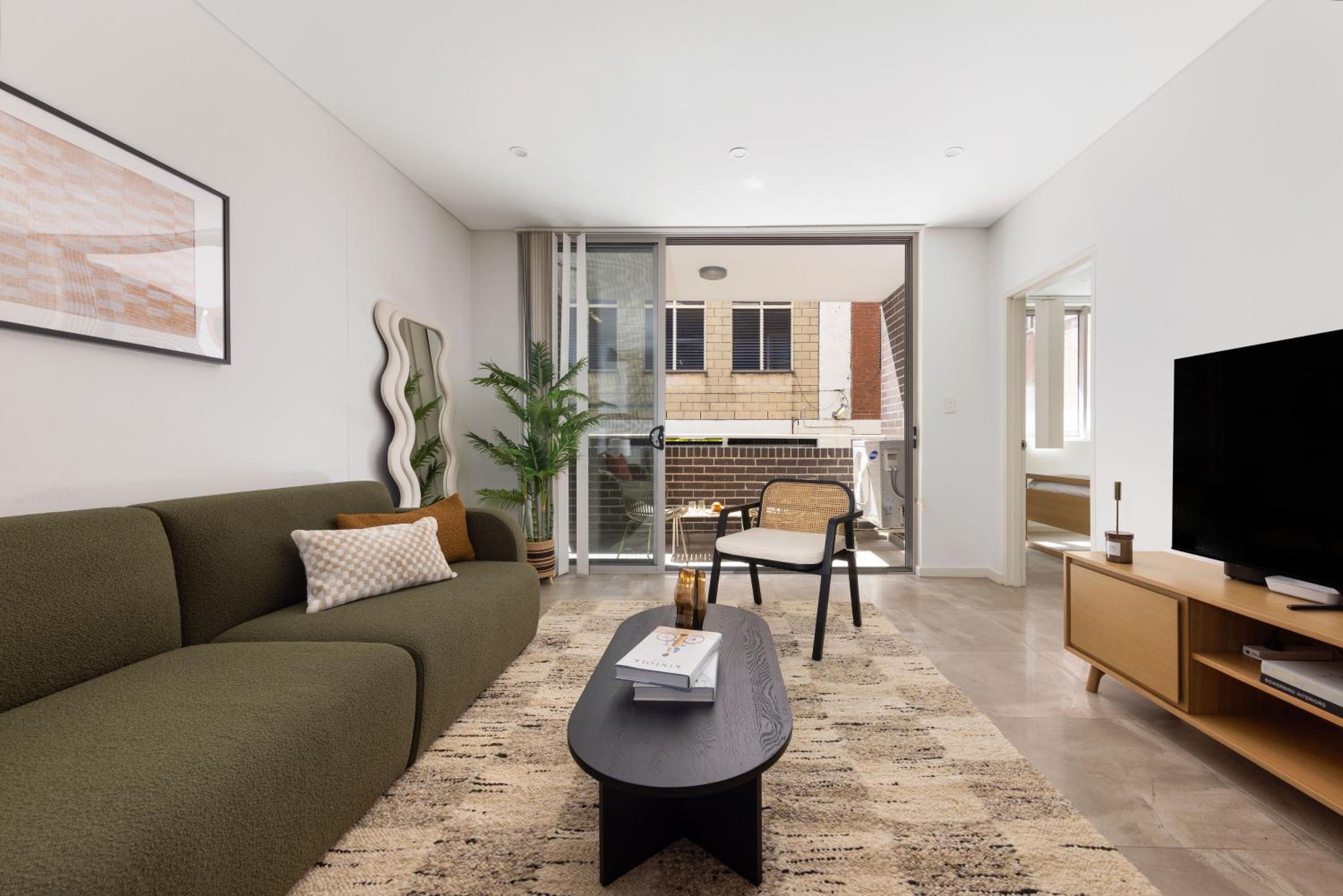 Kahlo Alexandria - Stylish 2 bdrm Walk to Train