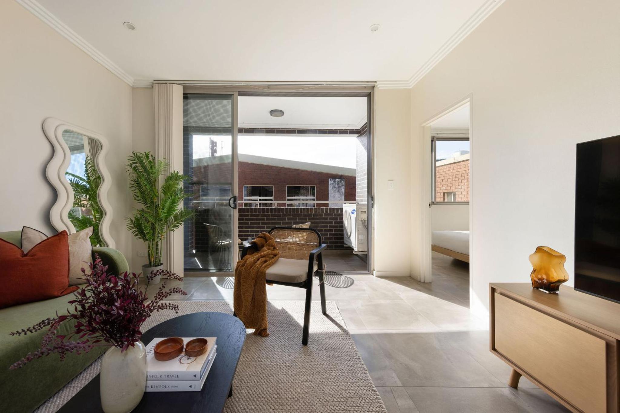 Kahlo Alexandria - Stylish 2 bdrm Walk to Train