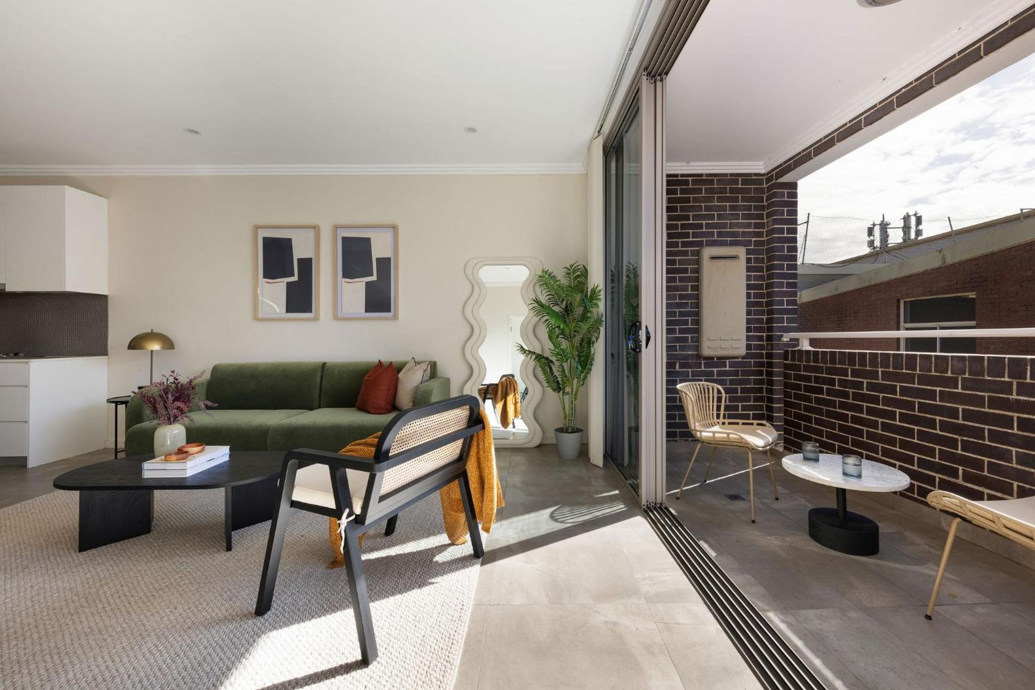 Kahlo Alexandria - Stylish 2 bdrm Walk to Train