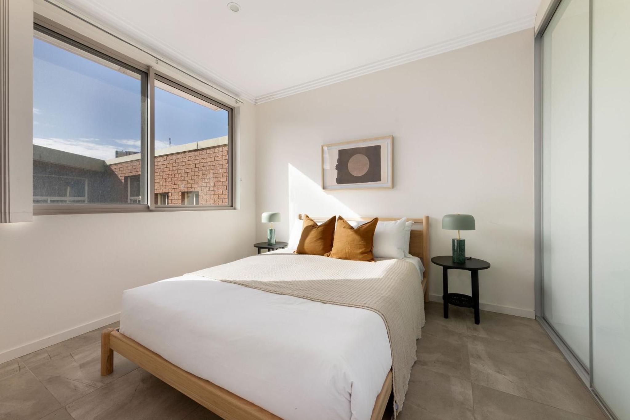 Kahlo Alexandria - Stylish 2 bdrm Walk to Train
