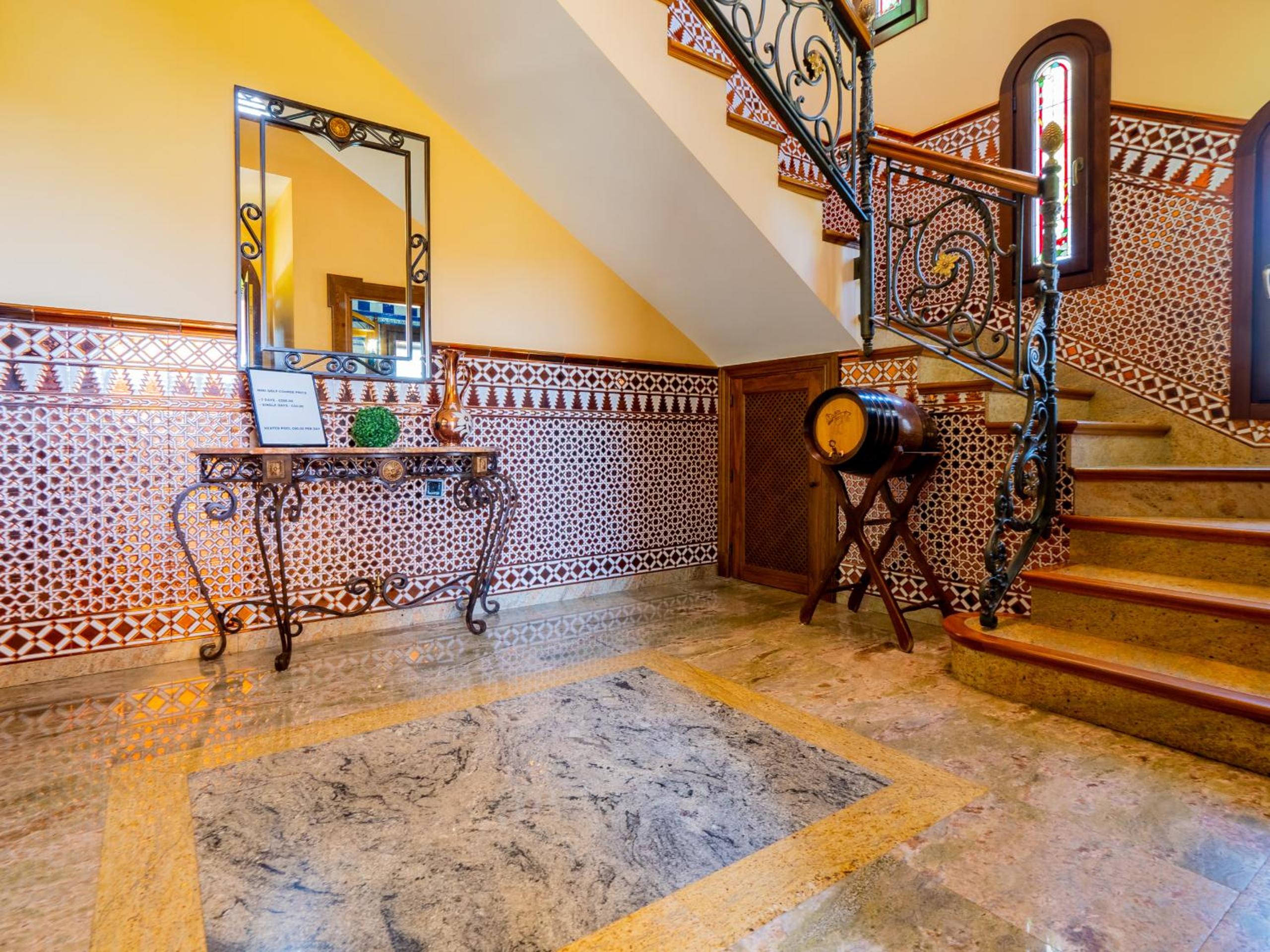 Cubo's Villa Fina & Minigolf included