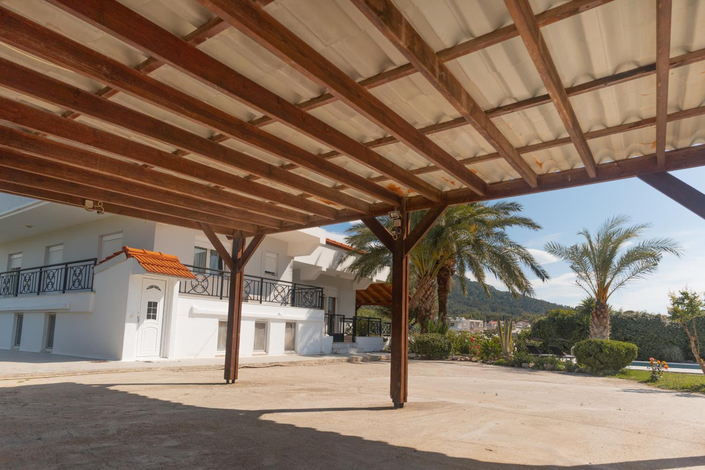 Propodes Luxury Villa