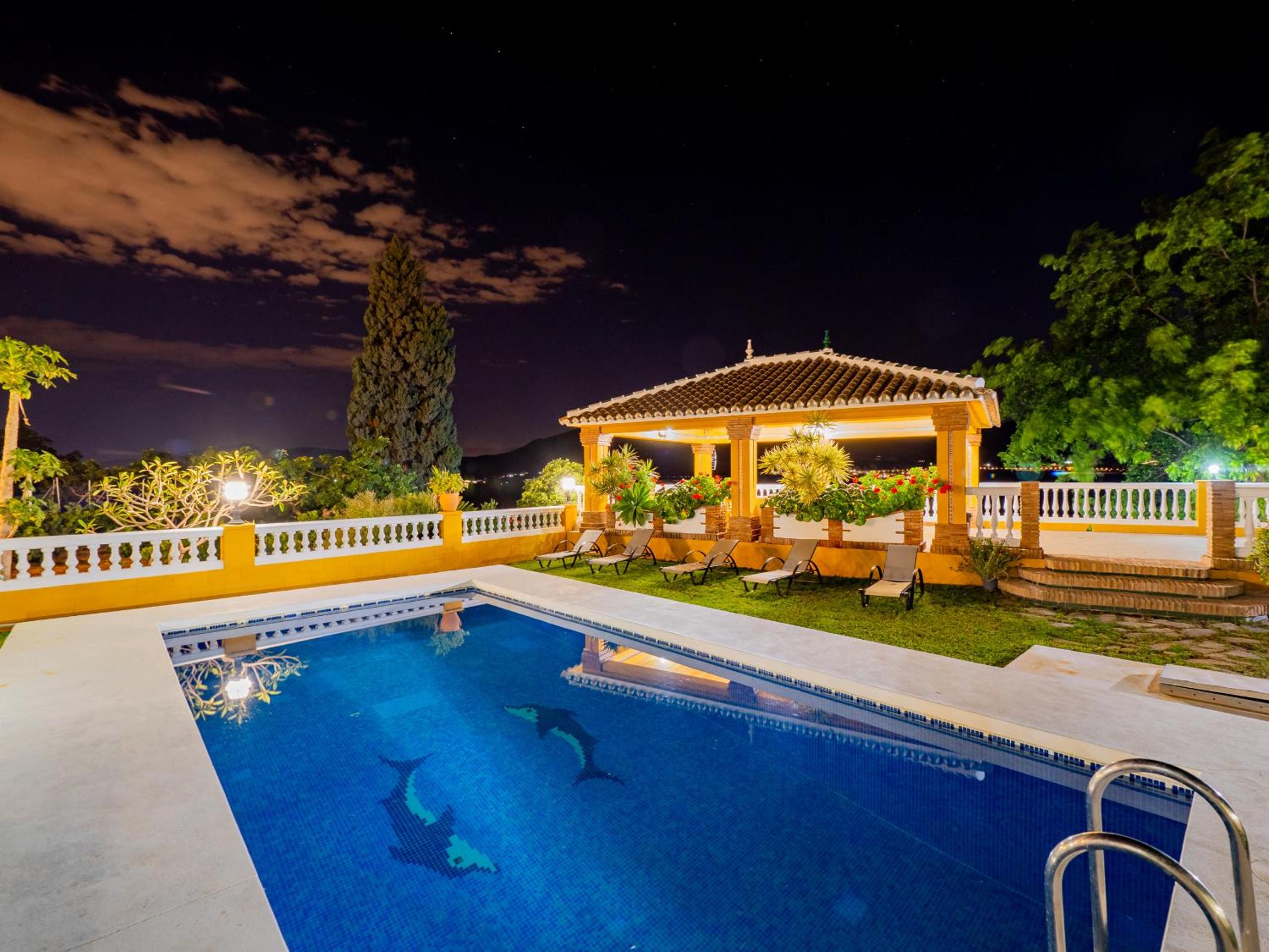 Cubo's Villa Fina & Minigolf included