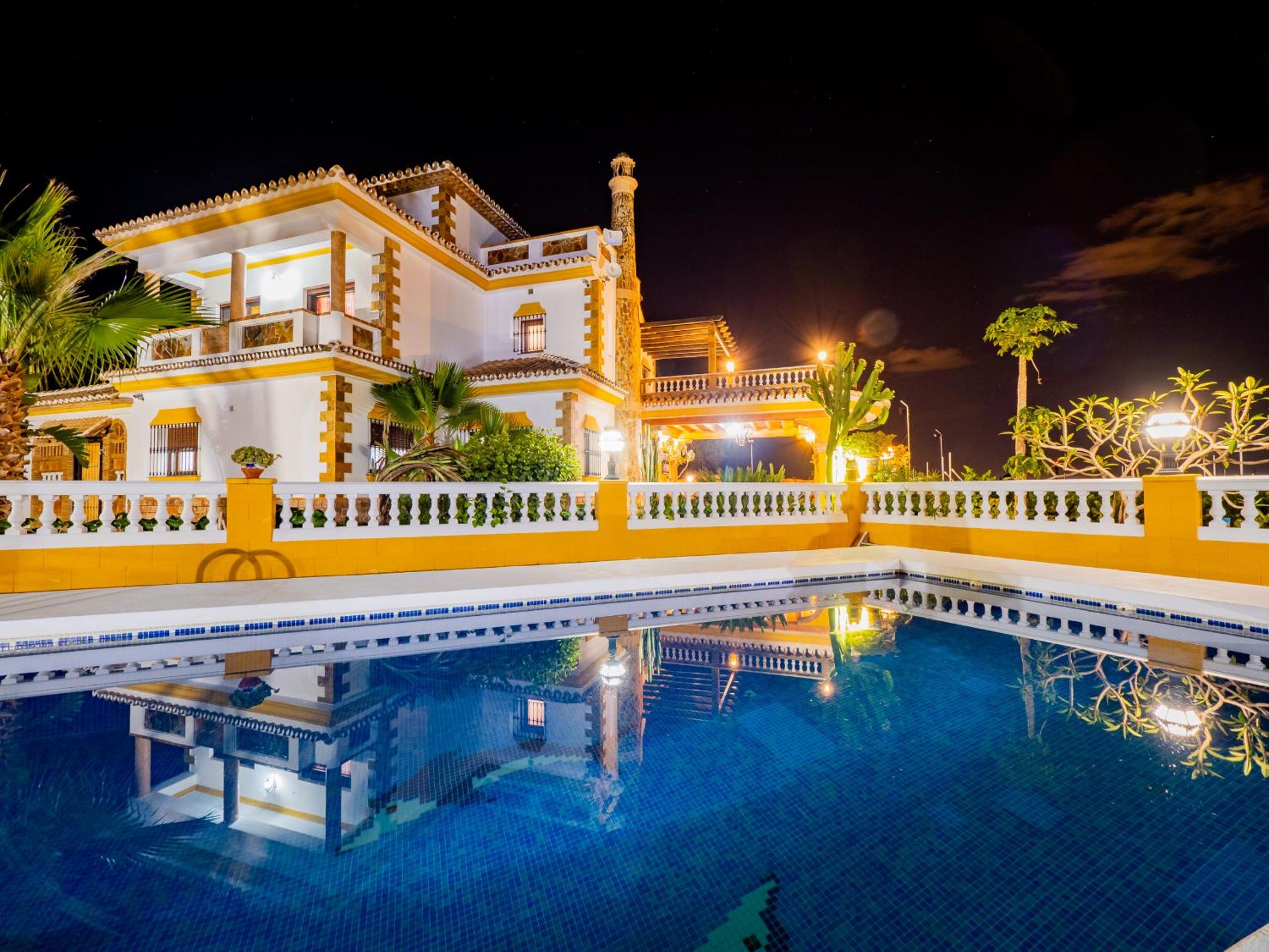 Cubo's Villa Fina & Minigolf included