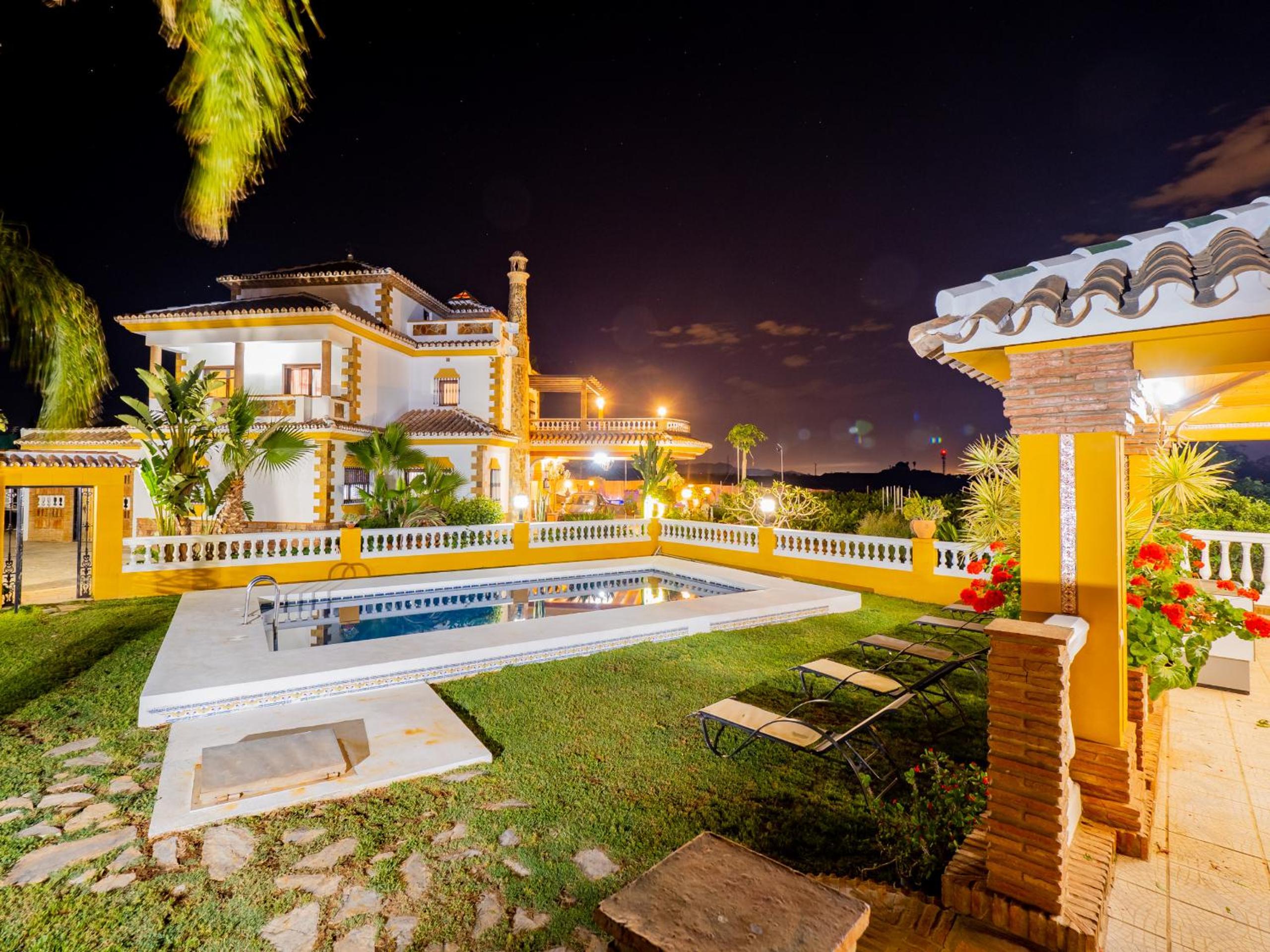Cubo's Villa Fina & Minigolf included
