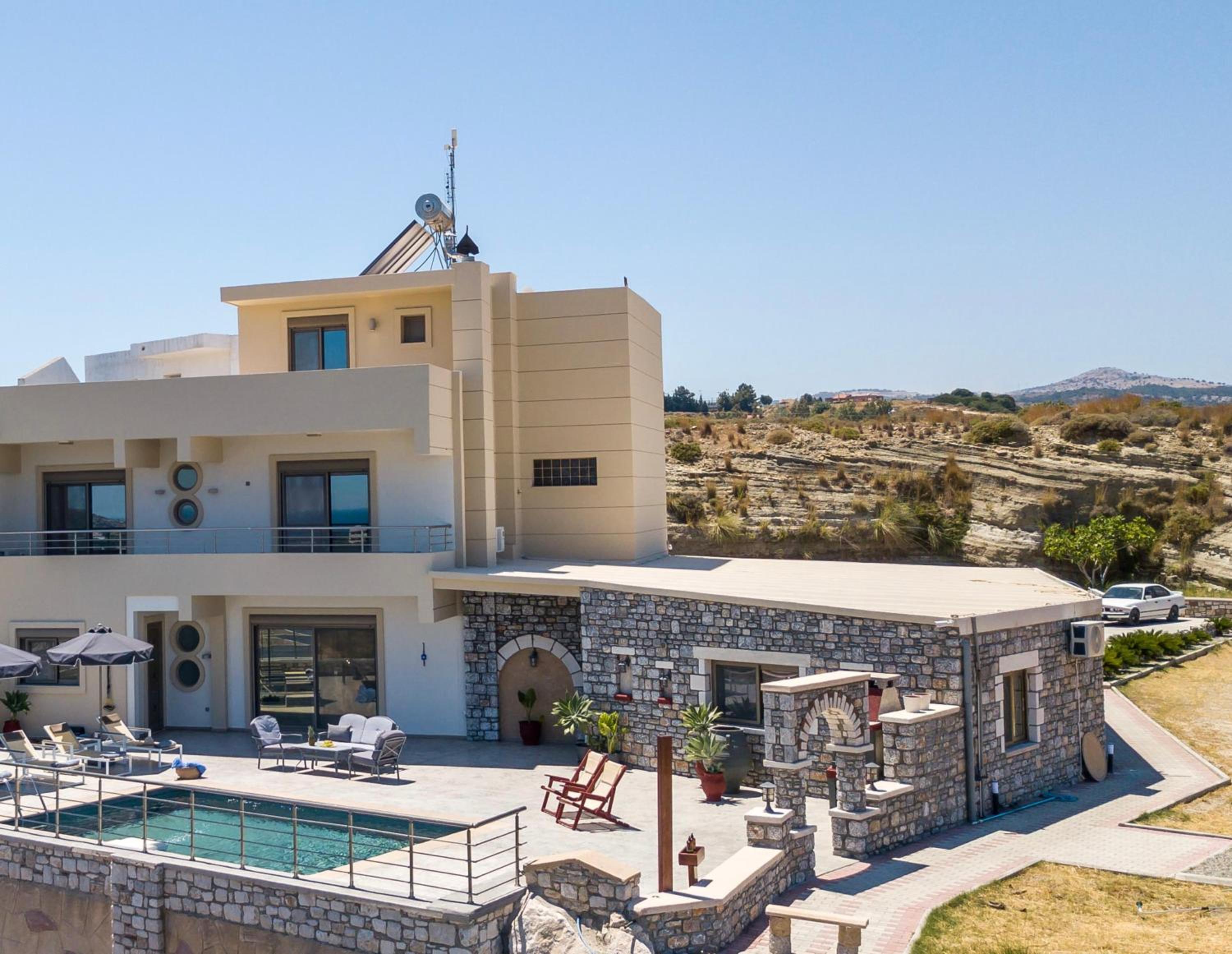 Des & Coo Luxury Villa with Private Pool view 3