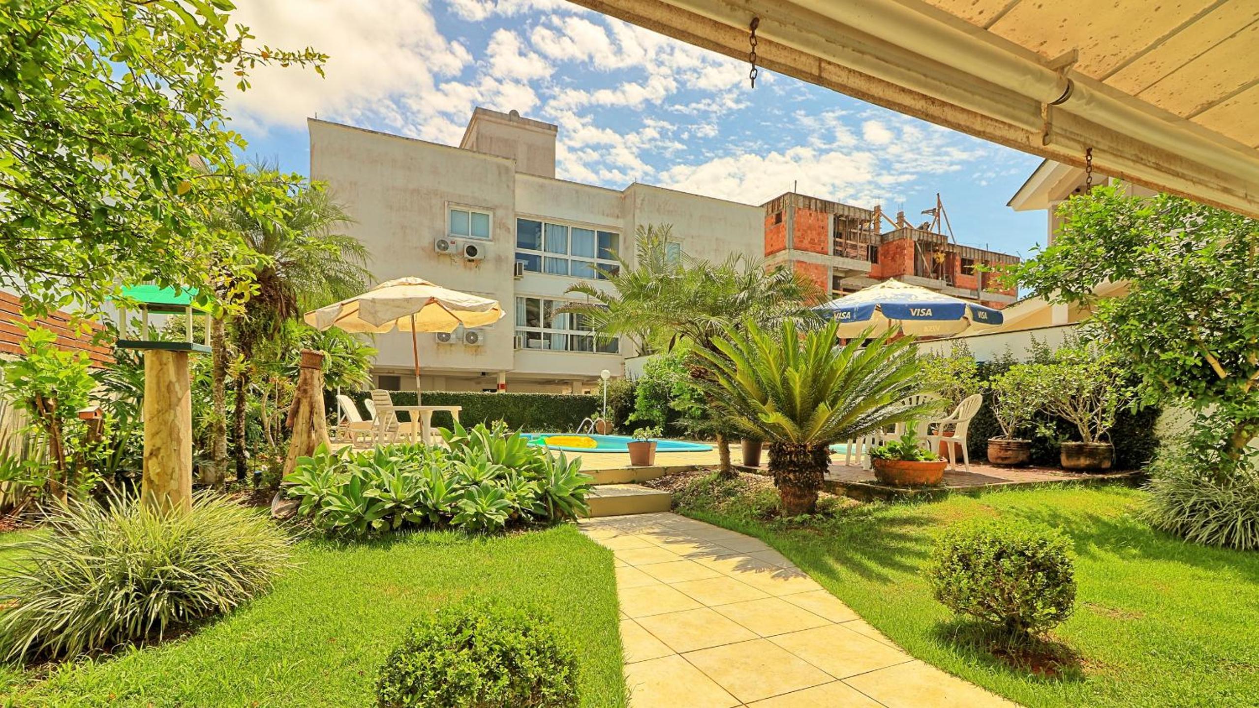 #007 Linda casa piscina enorme na praia de Palmas