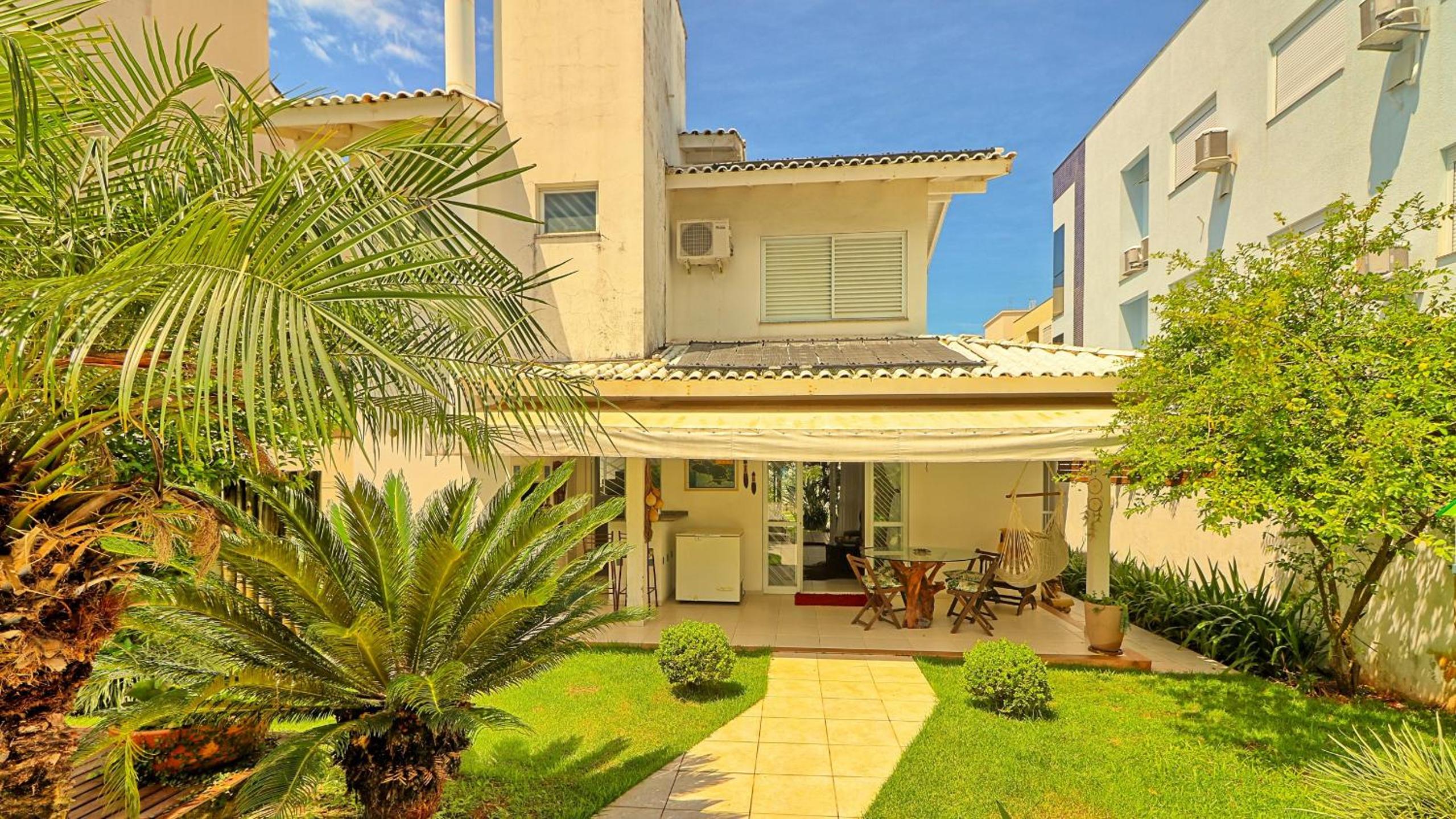 #007 Linda casa piscina enorme na praia de Palmas
