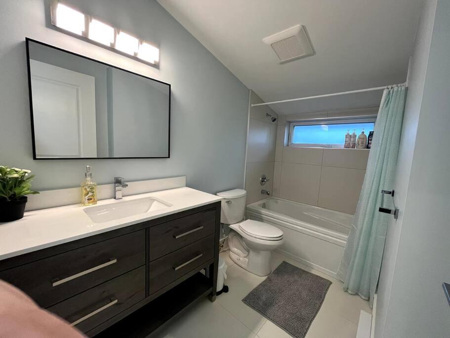 Entire Brand new 3 bed 2 bath Guesthouse
