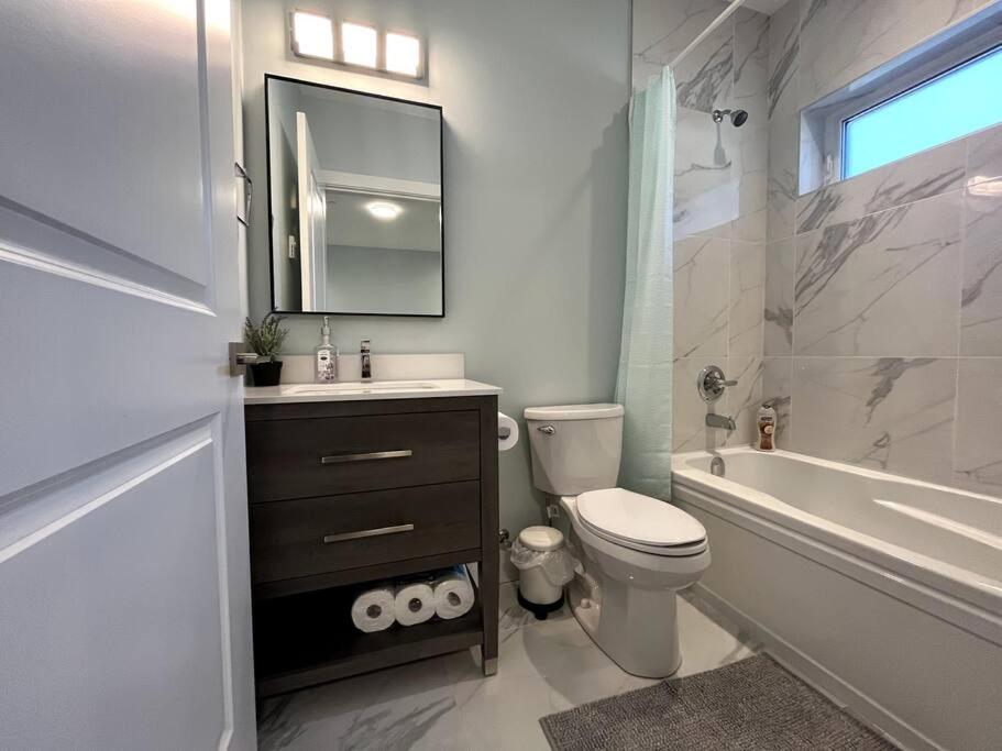 Entire Brand new 3 bed 2 bath Guesthouse