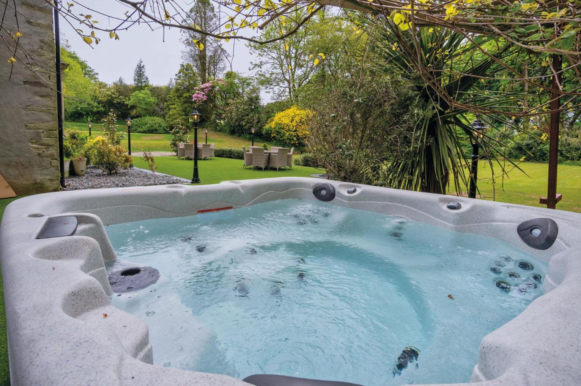 Hill House Country Estate - Princes Gate view 2