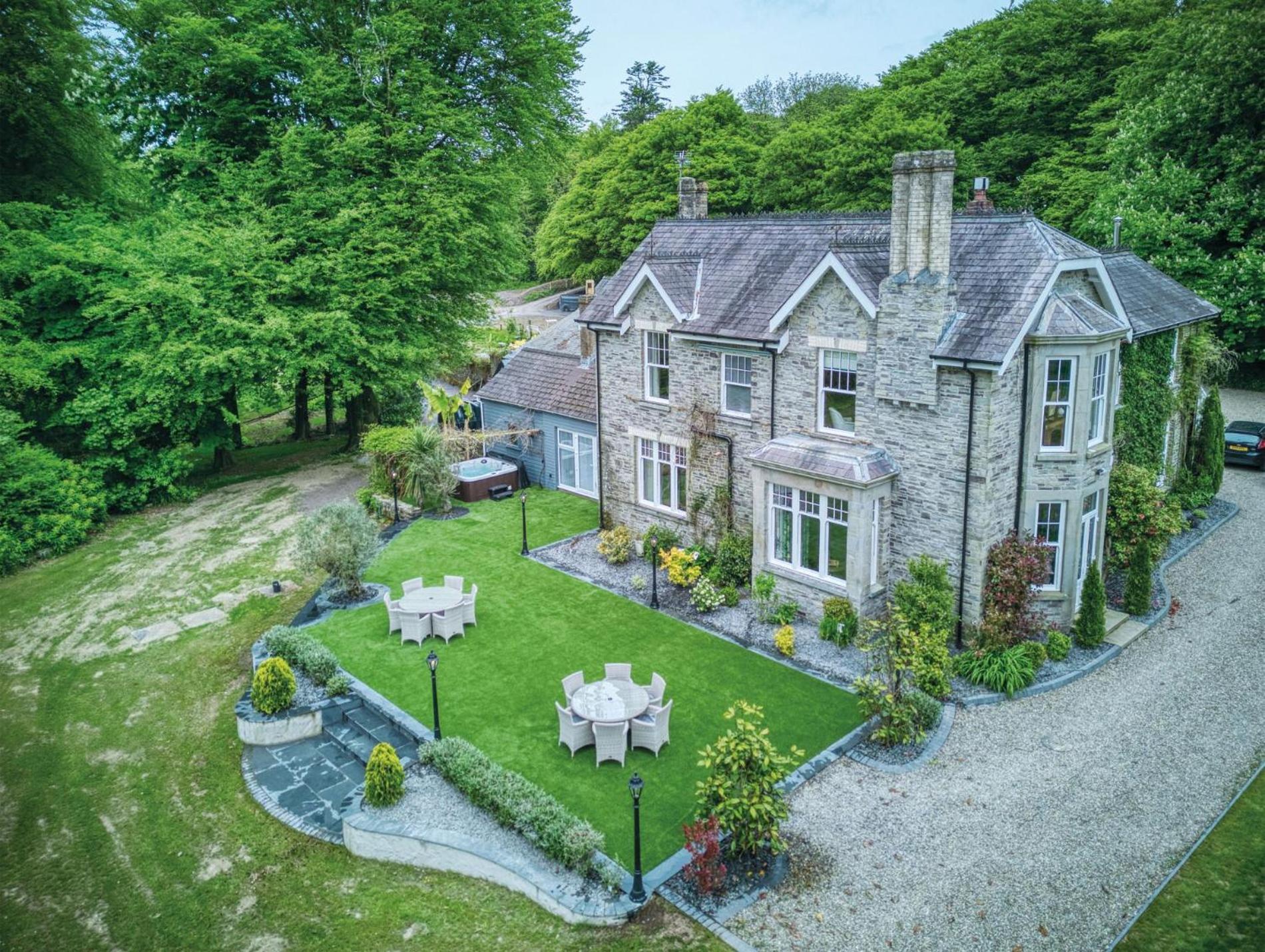 Hill House Country Estate - Princes Gate view 4