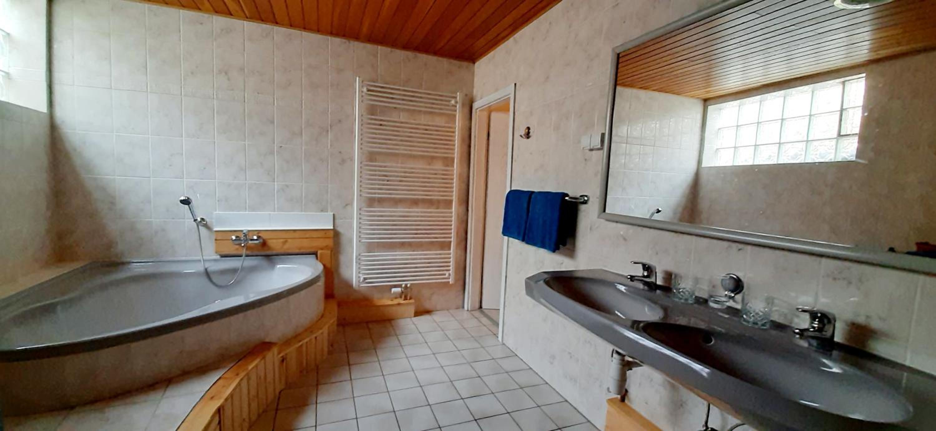 Blue Lagoon Holiday Apartments & Double Room with Balcony