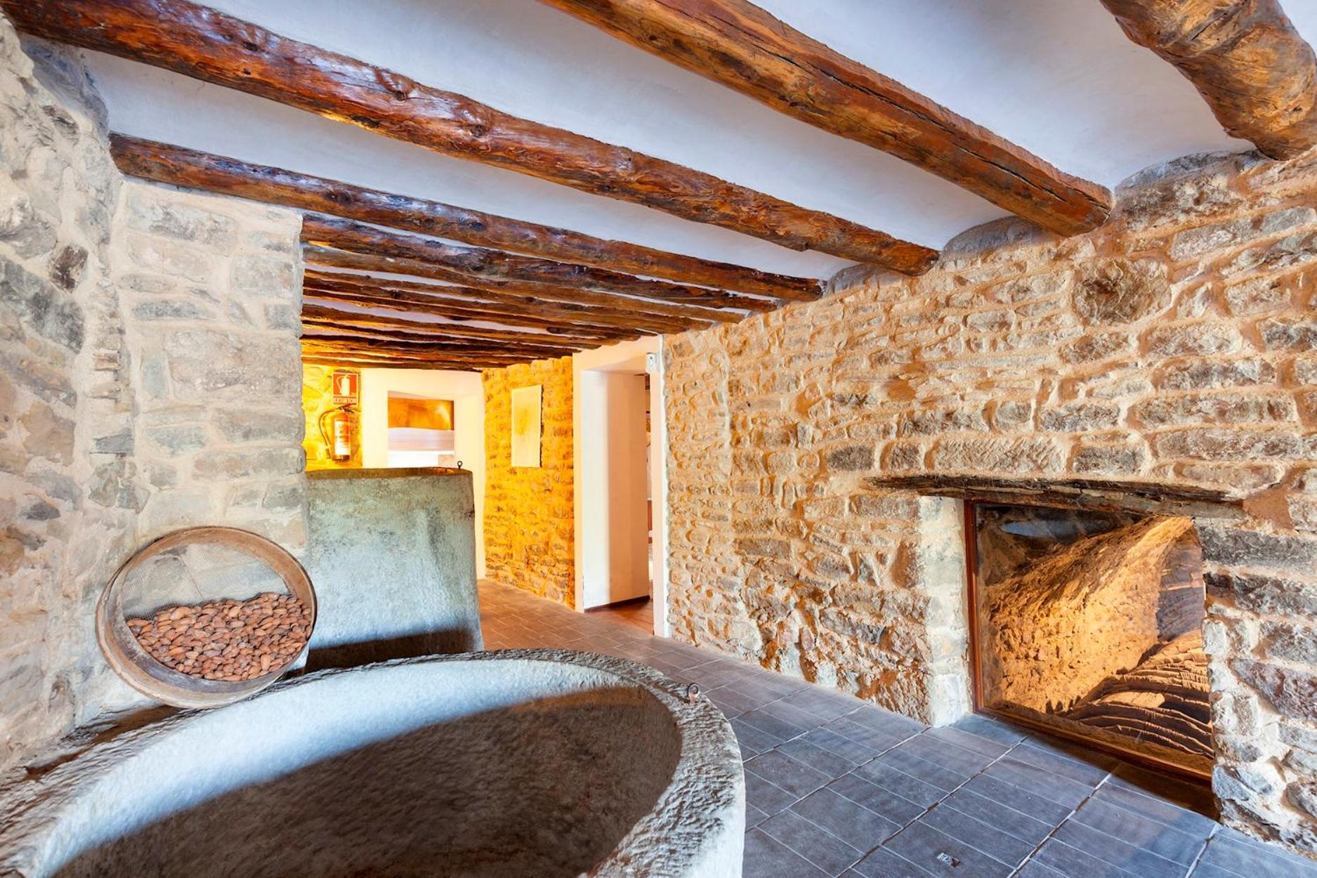 Casa Fumanal - Unique Property for up to 24