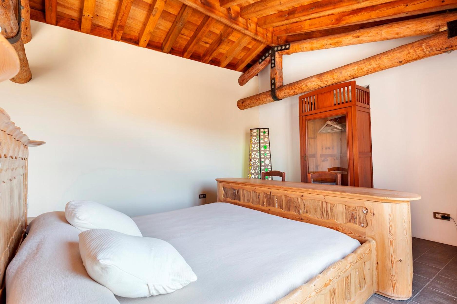 Casa Fumanal - Unique Property for up to 24