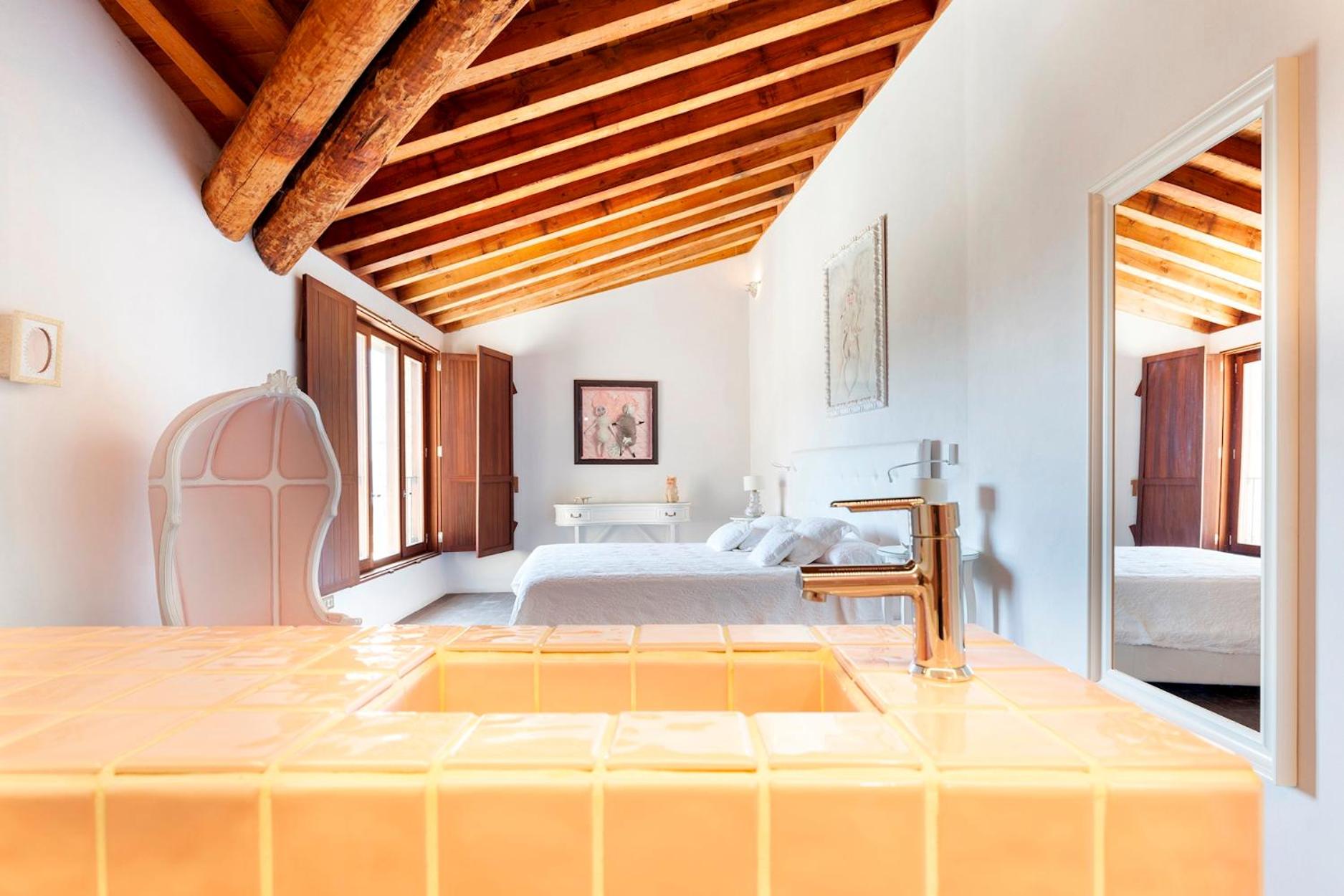 Casa Fumanal - Unique Property for up to 24