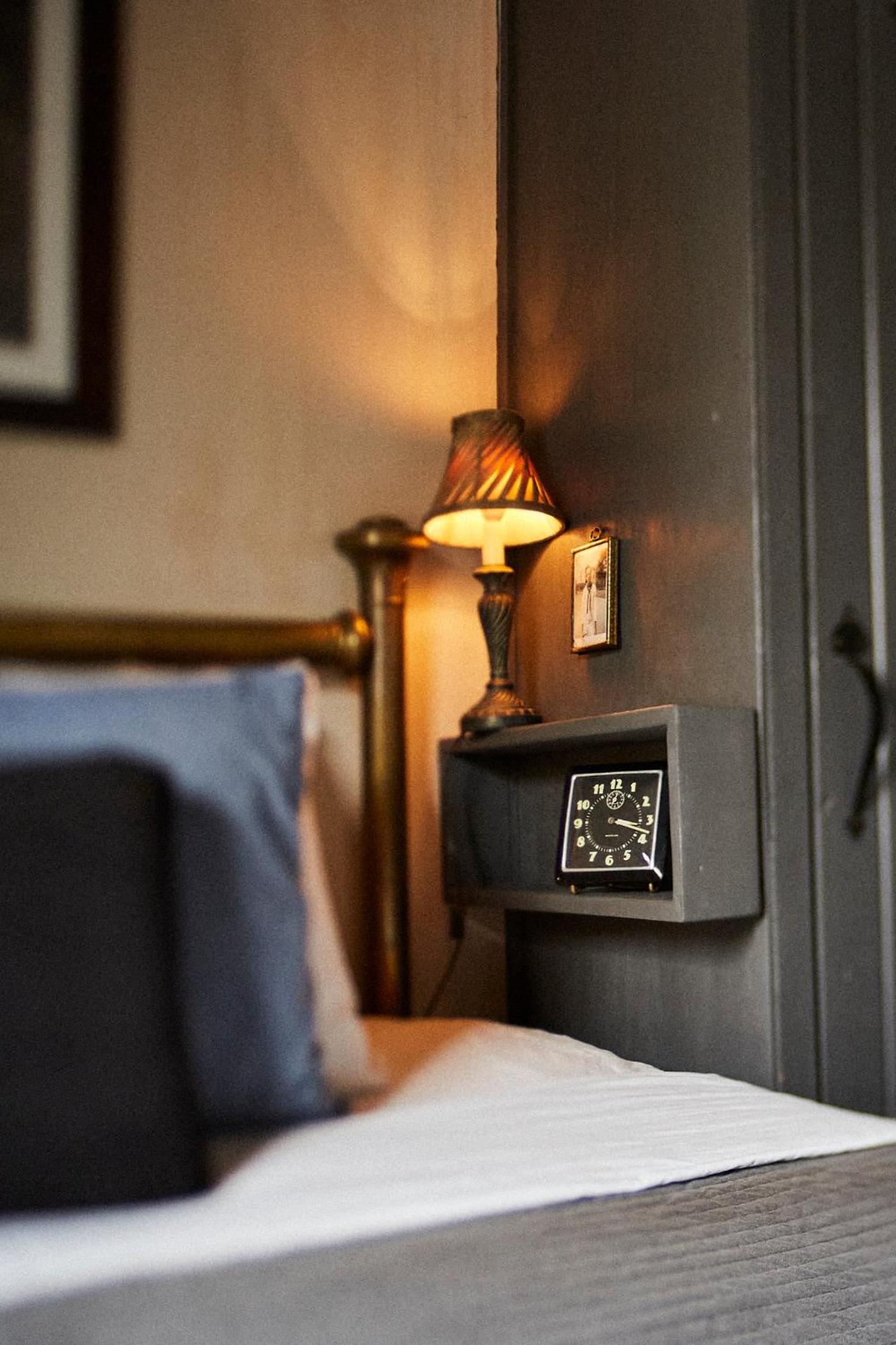 Crew's Quarters Boarding House - Caters to Men