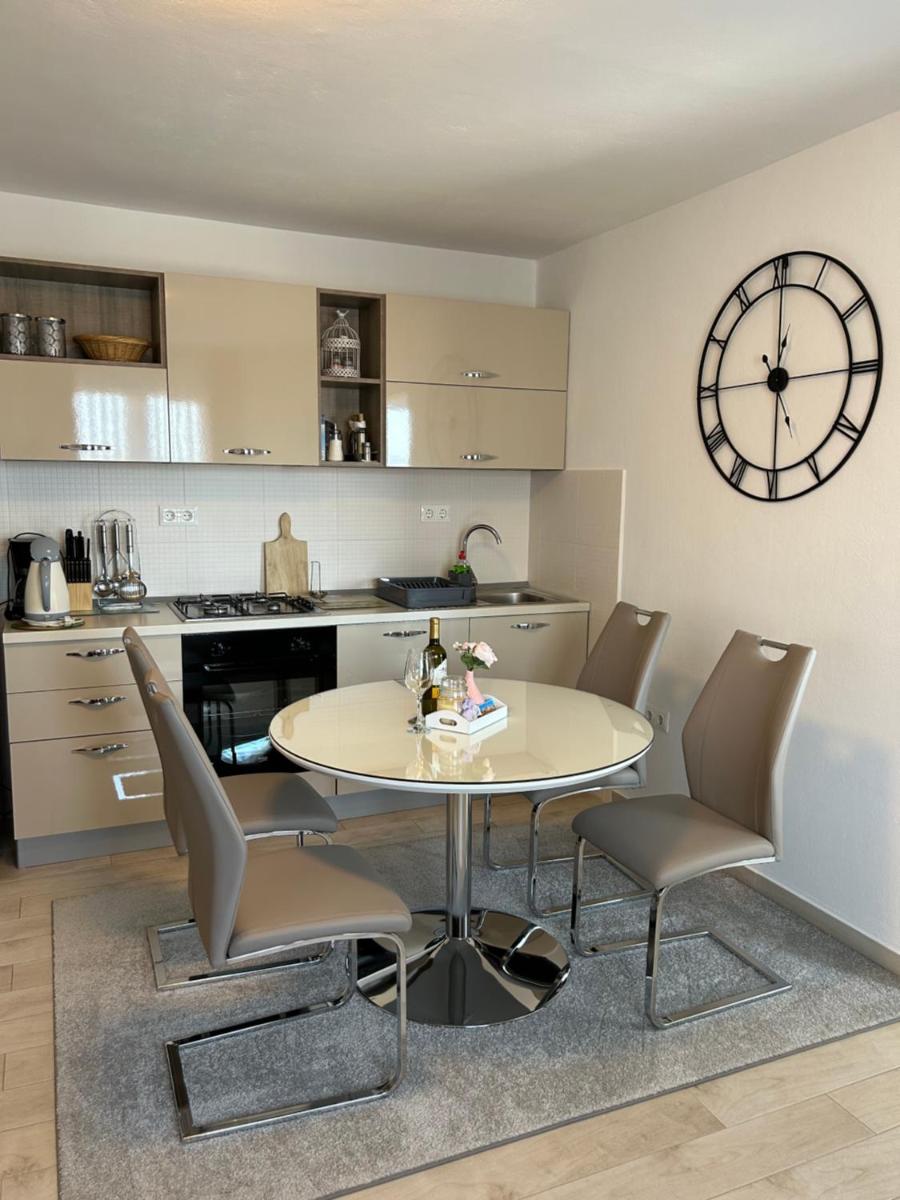 Apartment Salov view 5