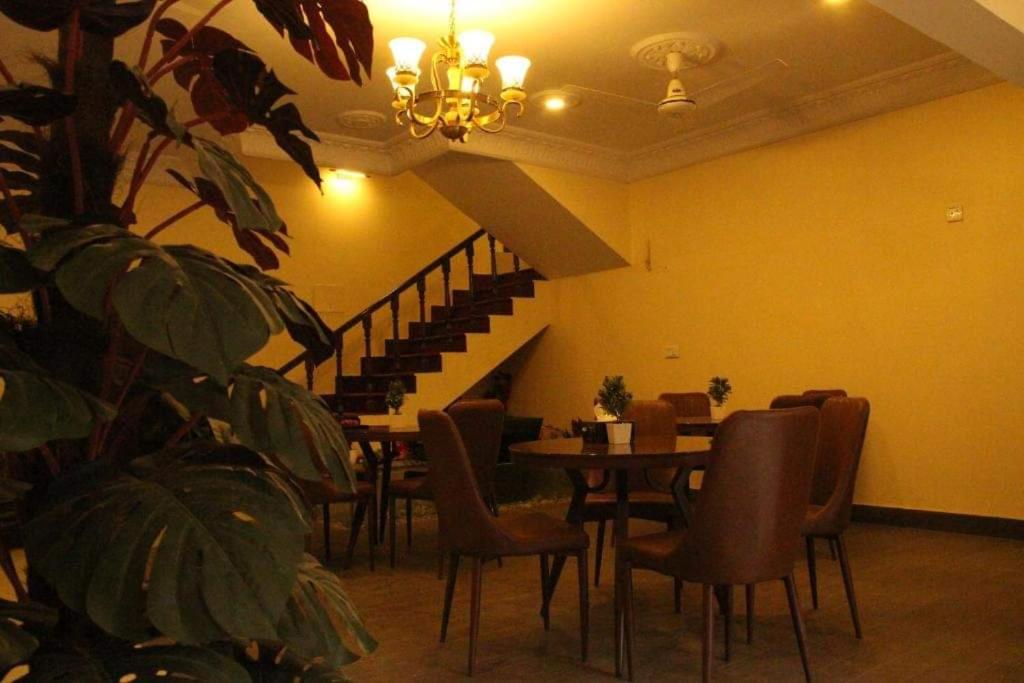 restaurant