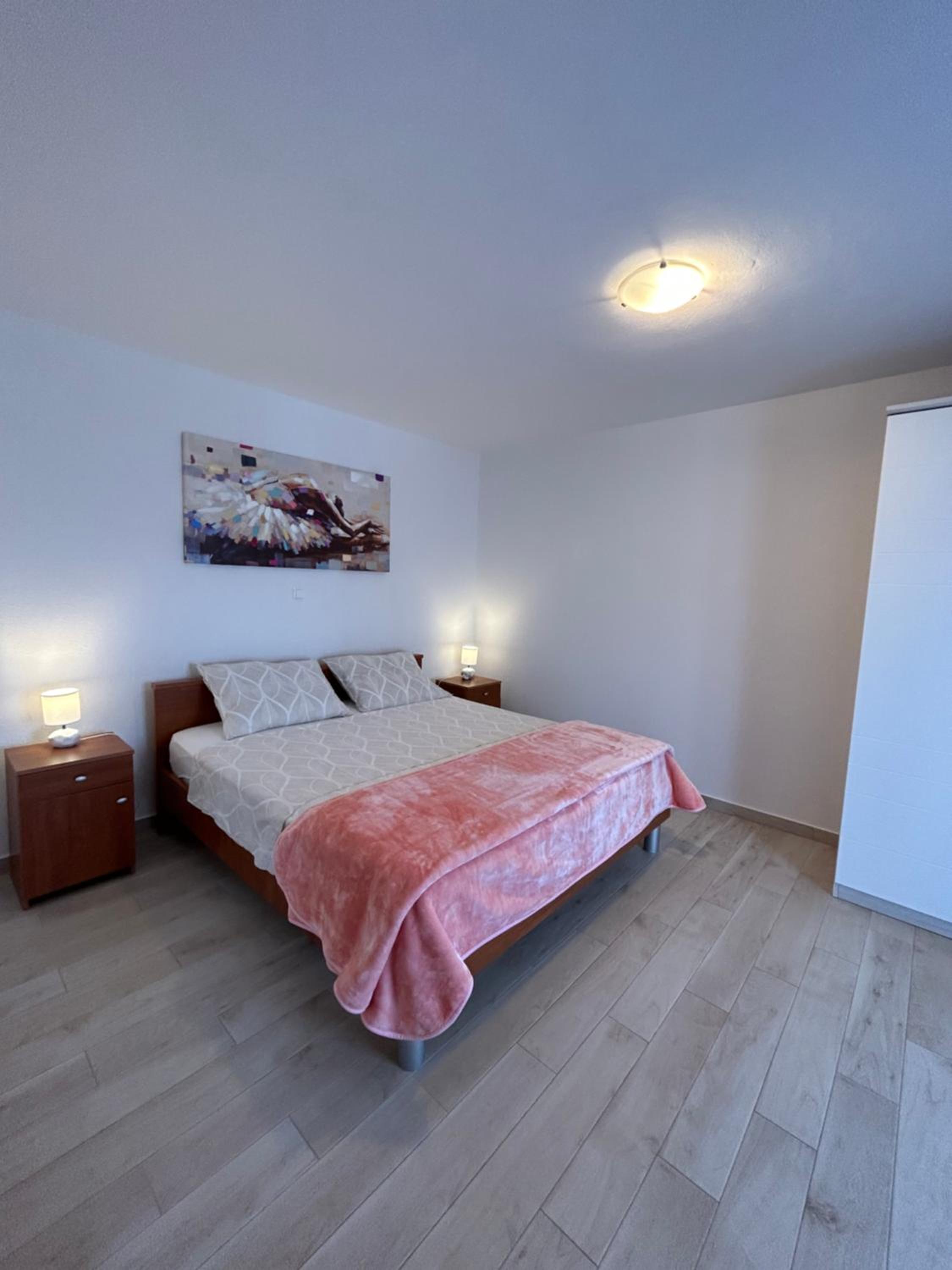 Apartment Salov view 3