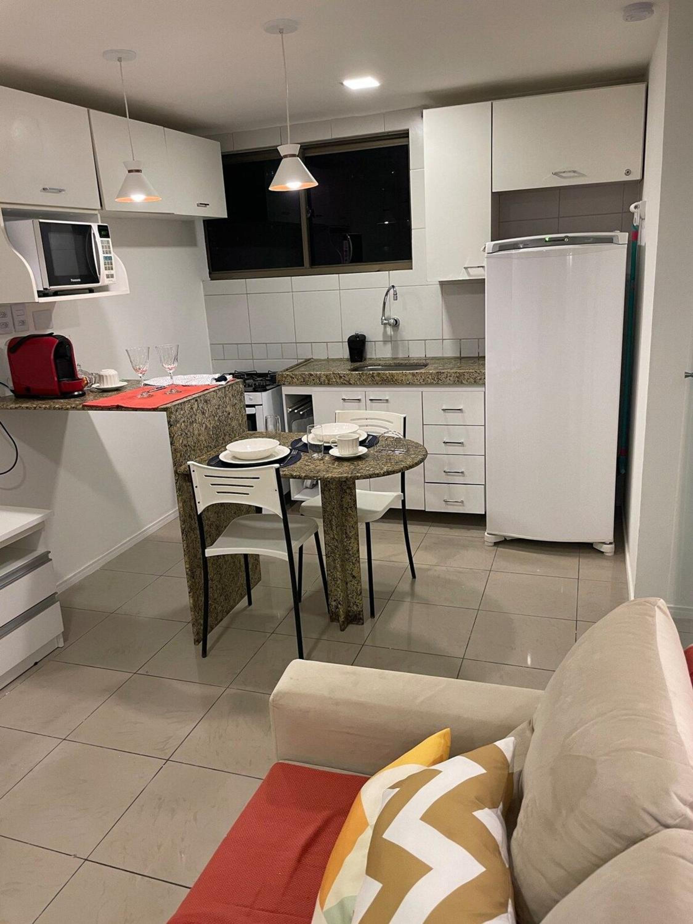 Flat Quarto e Sala, 400 metros da Praia de Boa Viagem, com Piscina, Wi-Fi 220Mbps