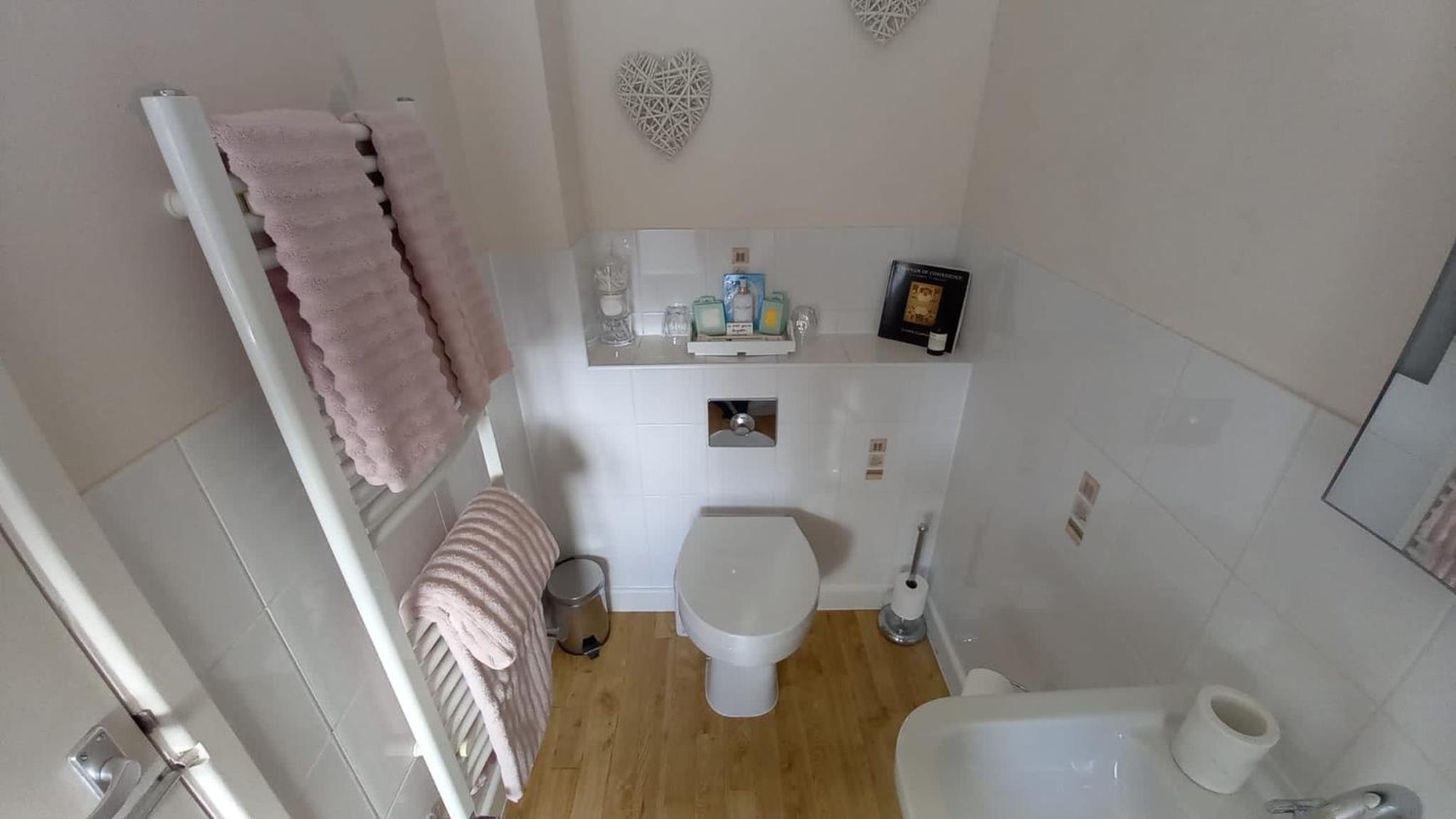 Cupcake Cottage: Quintessential Cotswold Cottage