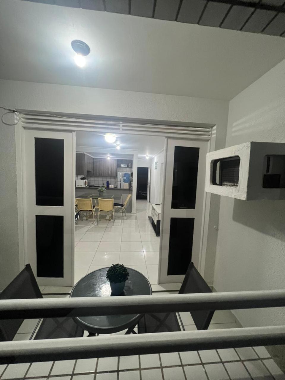 Apartamento 2 quartos a 230mts da Praia do Futuro com lazer completo 19