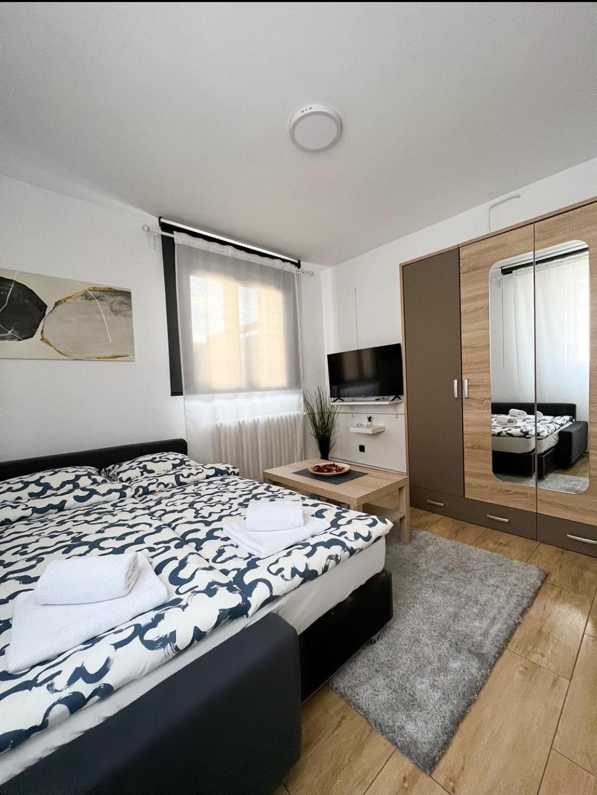 Strict Center Apartment With Large Terrace view 5