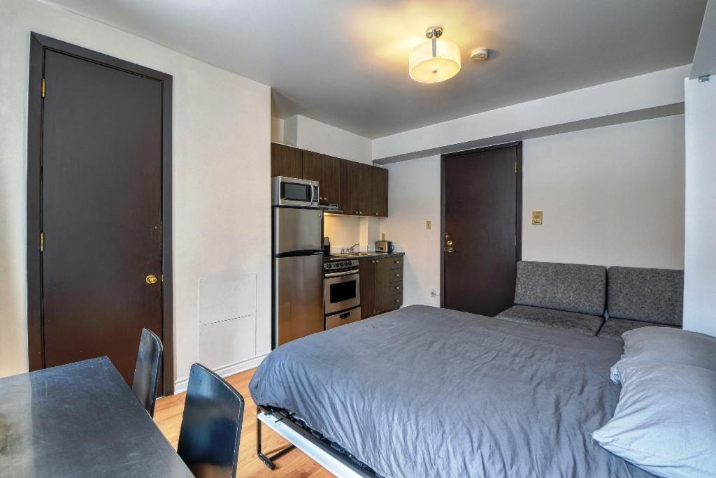 Studio Stays Downtown Montreal