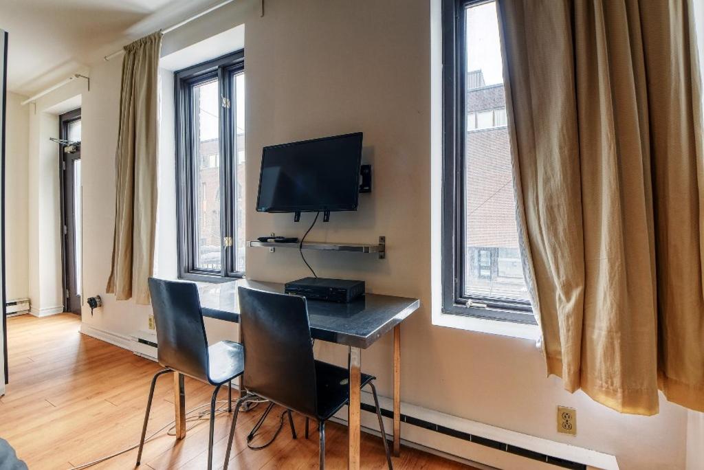 Studio Stays Downtown Montreal