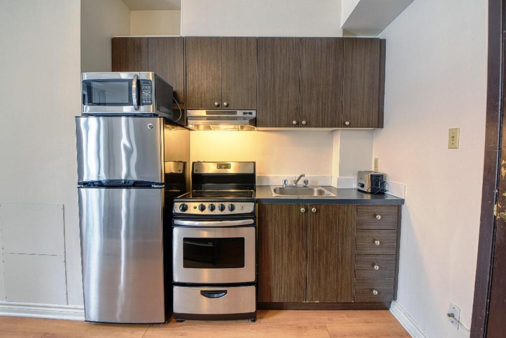 Studio Stays Downtown Montreal