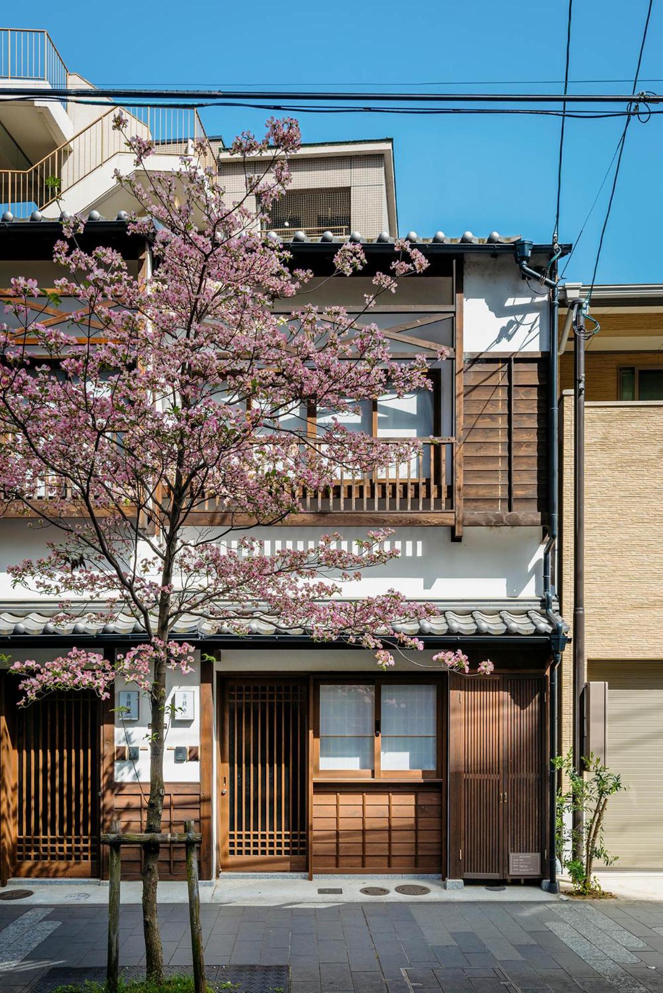 Hanagoromo Machiya House view 2