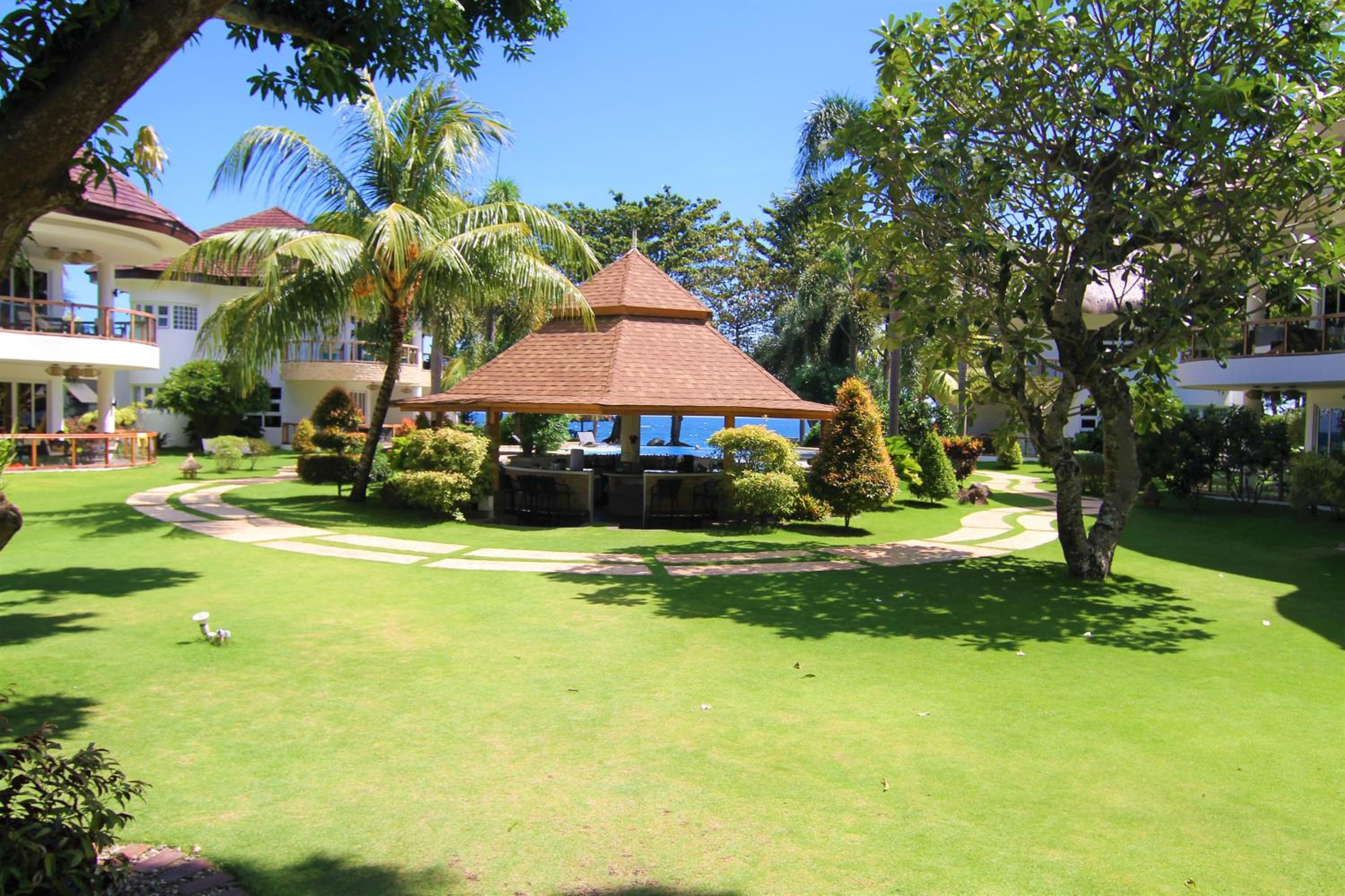Vida Homes Condo Resort