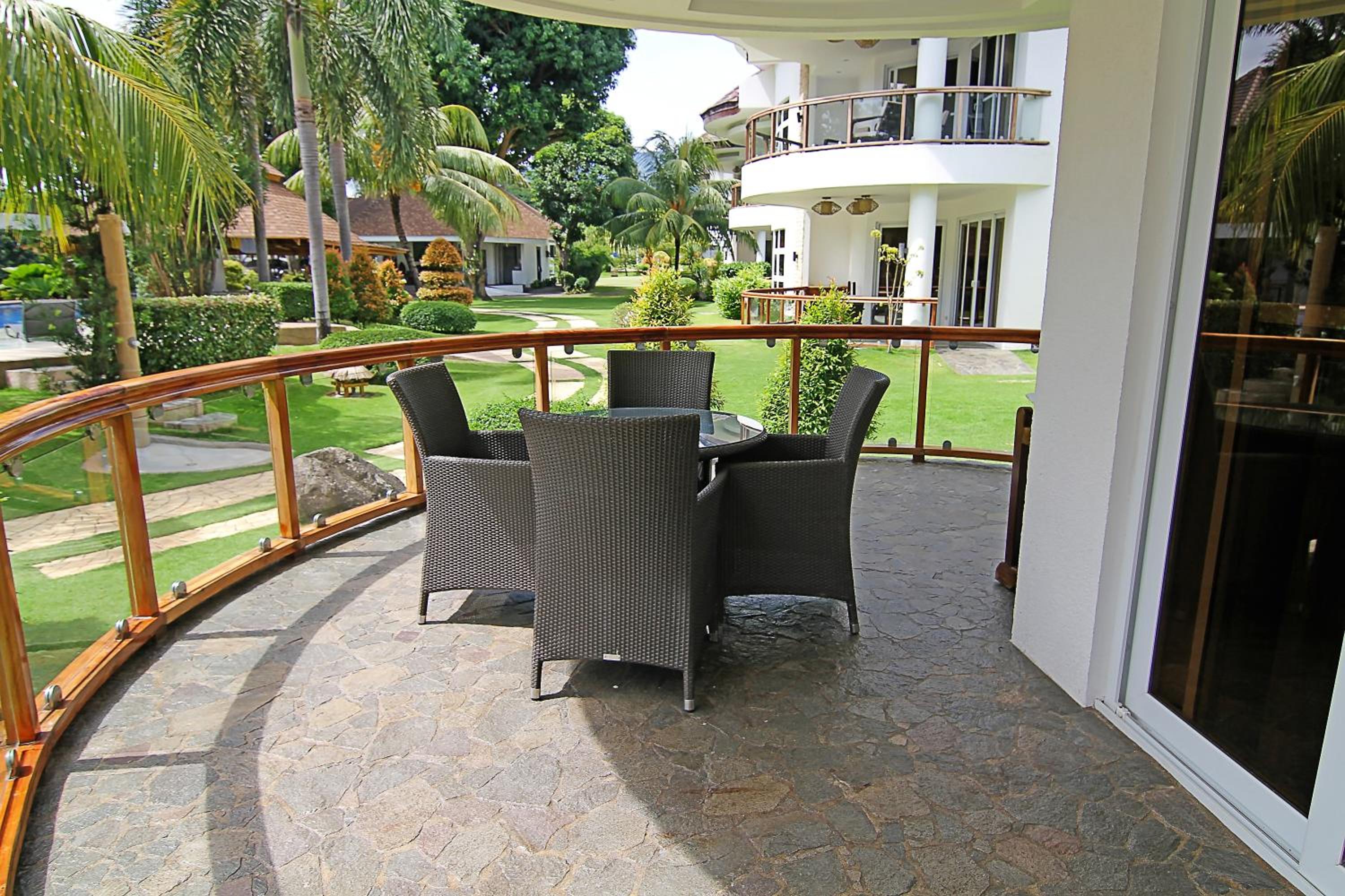 Vida Homes Condo Resort