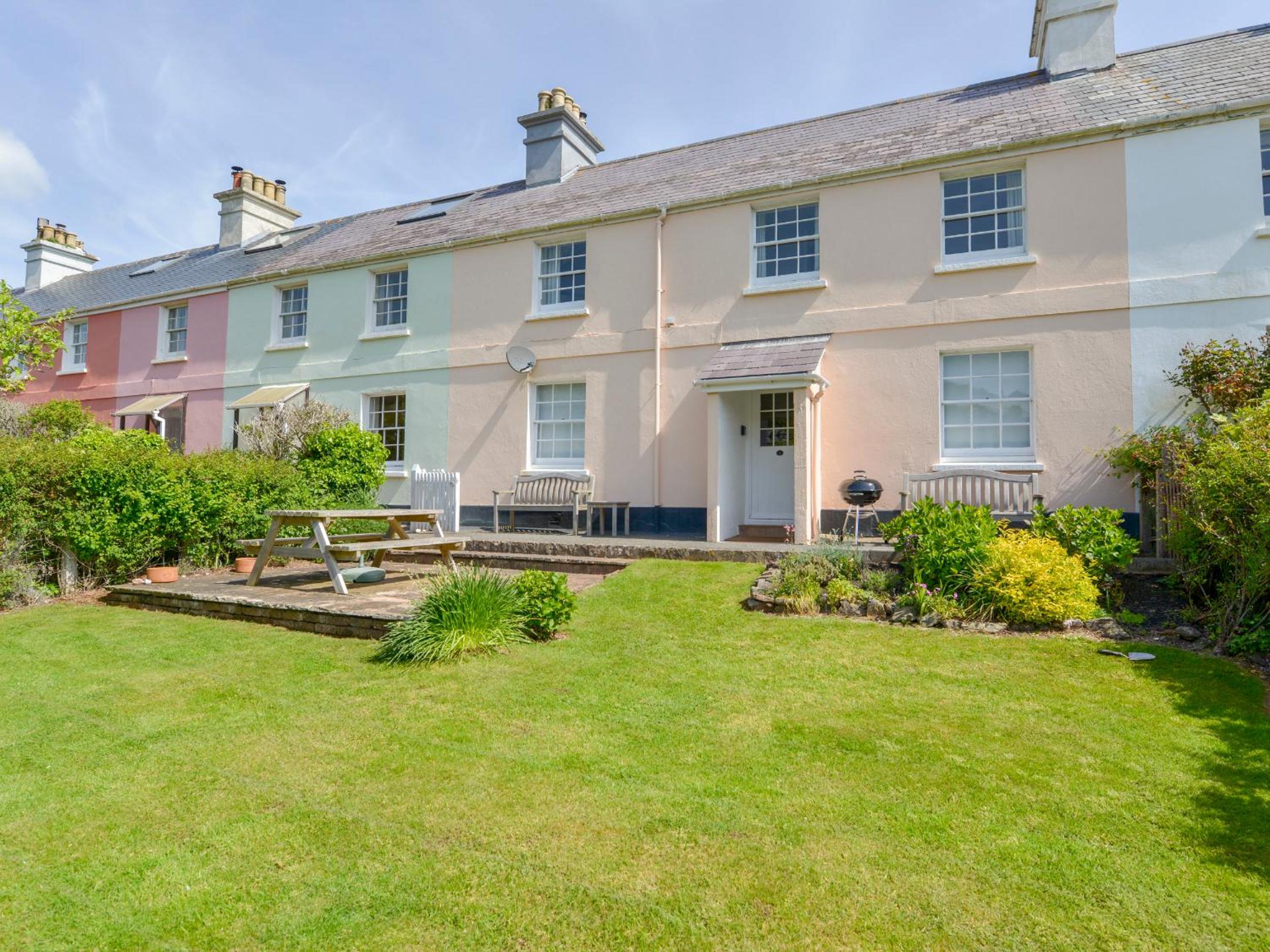 4 Coastguards Cottage