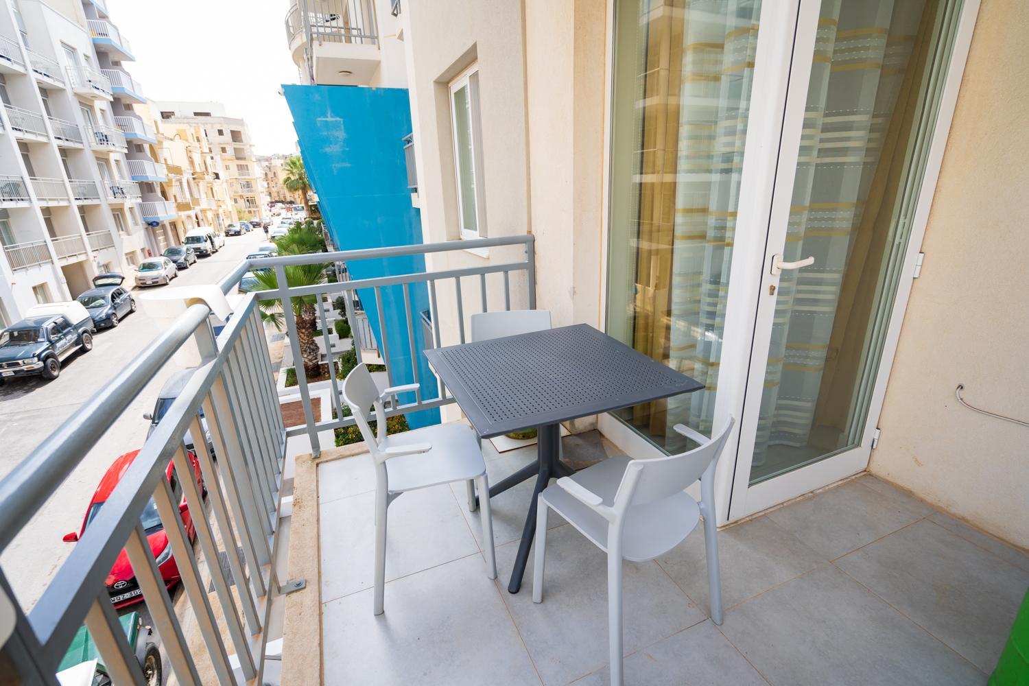 Hotel Red Rose - Image 1