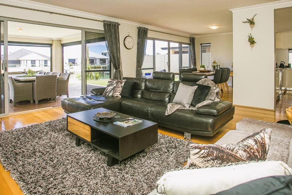 2 Luxury Canal Holiday Homes - Sleep 28