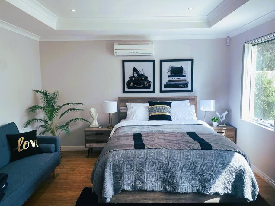 2 Luxury Canal Holiday Homes - Sleep 28