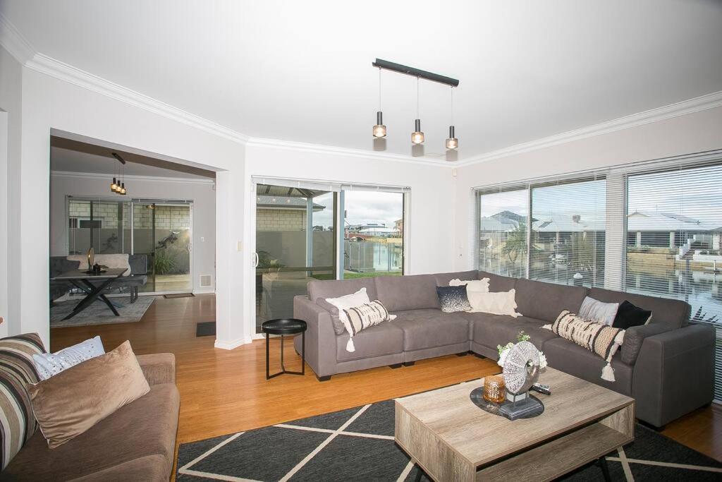 2 Luxury Canal Holiday Homes - Sleep 28
