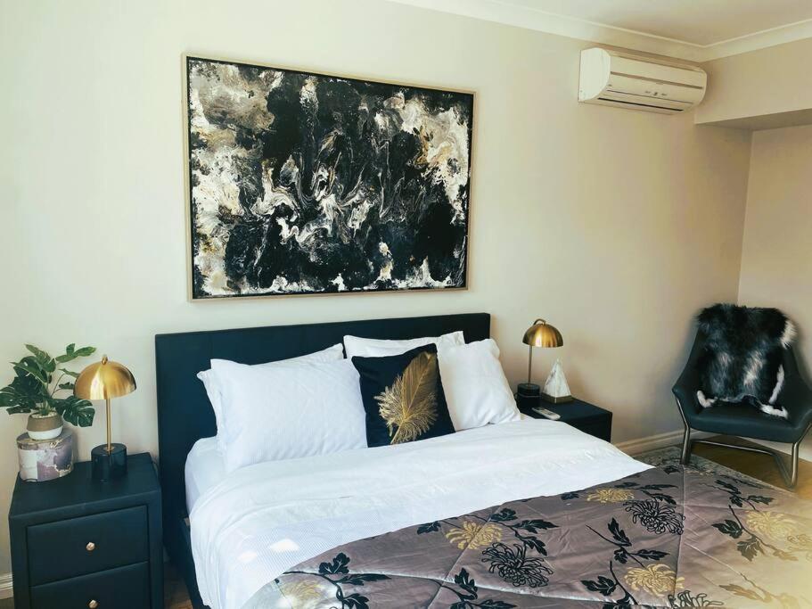 2 Luxury Canal Holiday Homes - Sleep 28