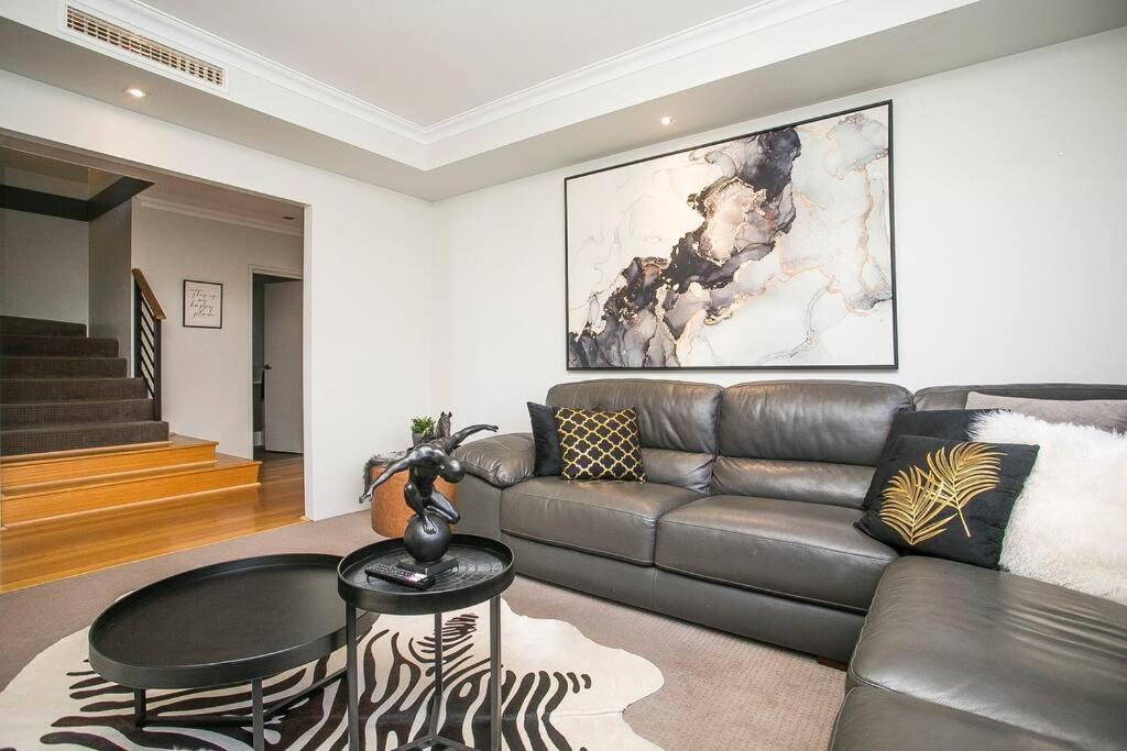 2 Luxury Canal Holiday Homes - Sleep 28